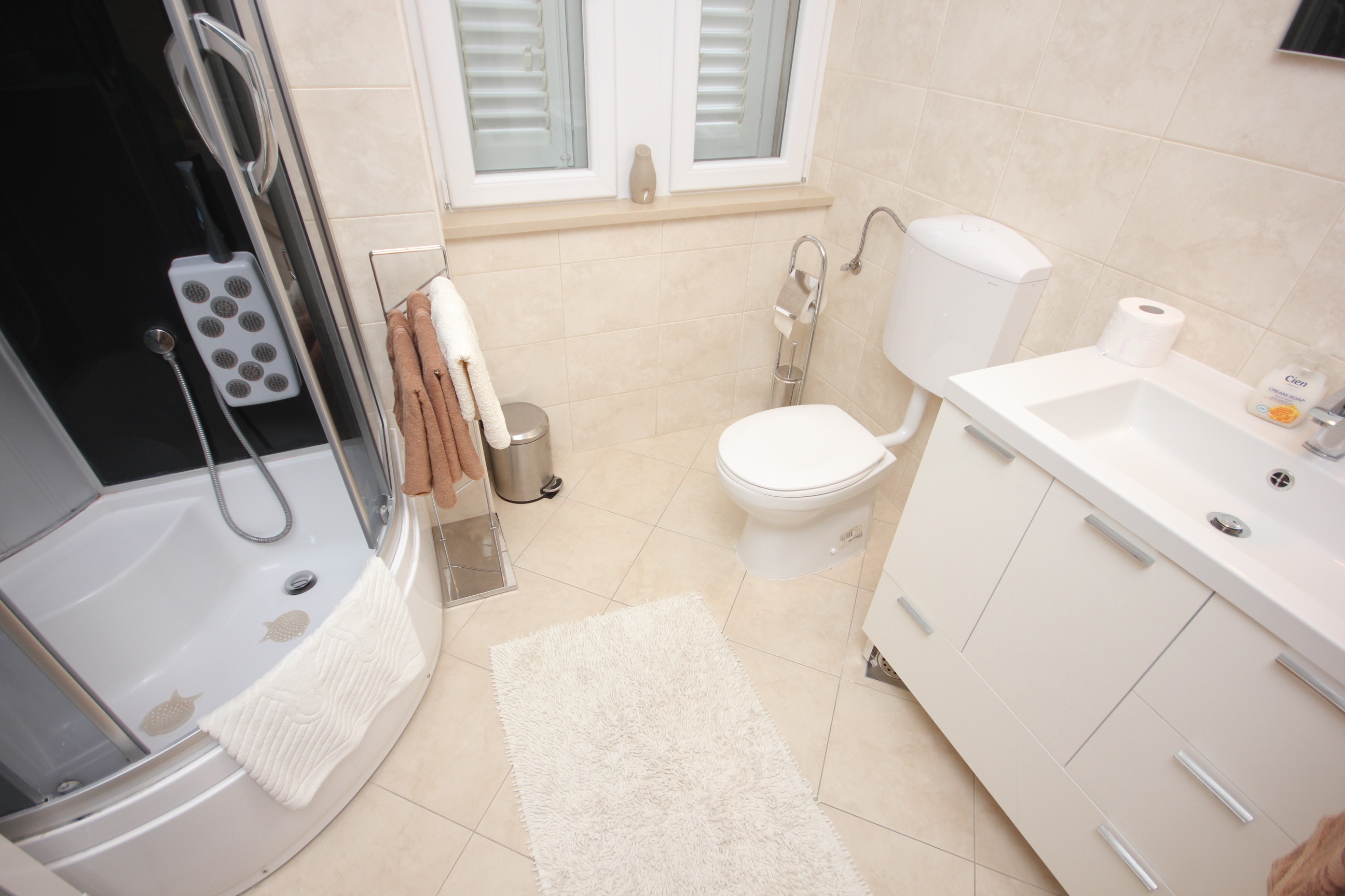 Two bedroom apartment with balcony and sea view Dubrovnik  A-a