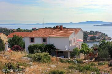 Sali, Dugi otok, Propiedad 908 - Apartamentos with pebble beach.