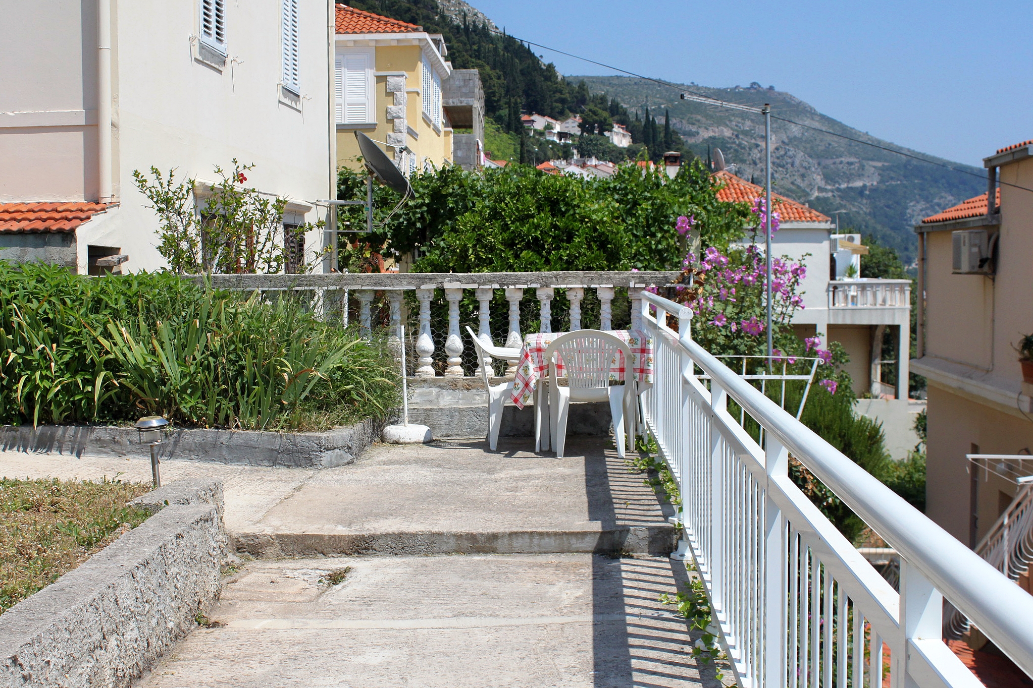 One bedroom apartment with terrace and sea view Dubrovnik  A-a