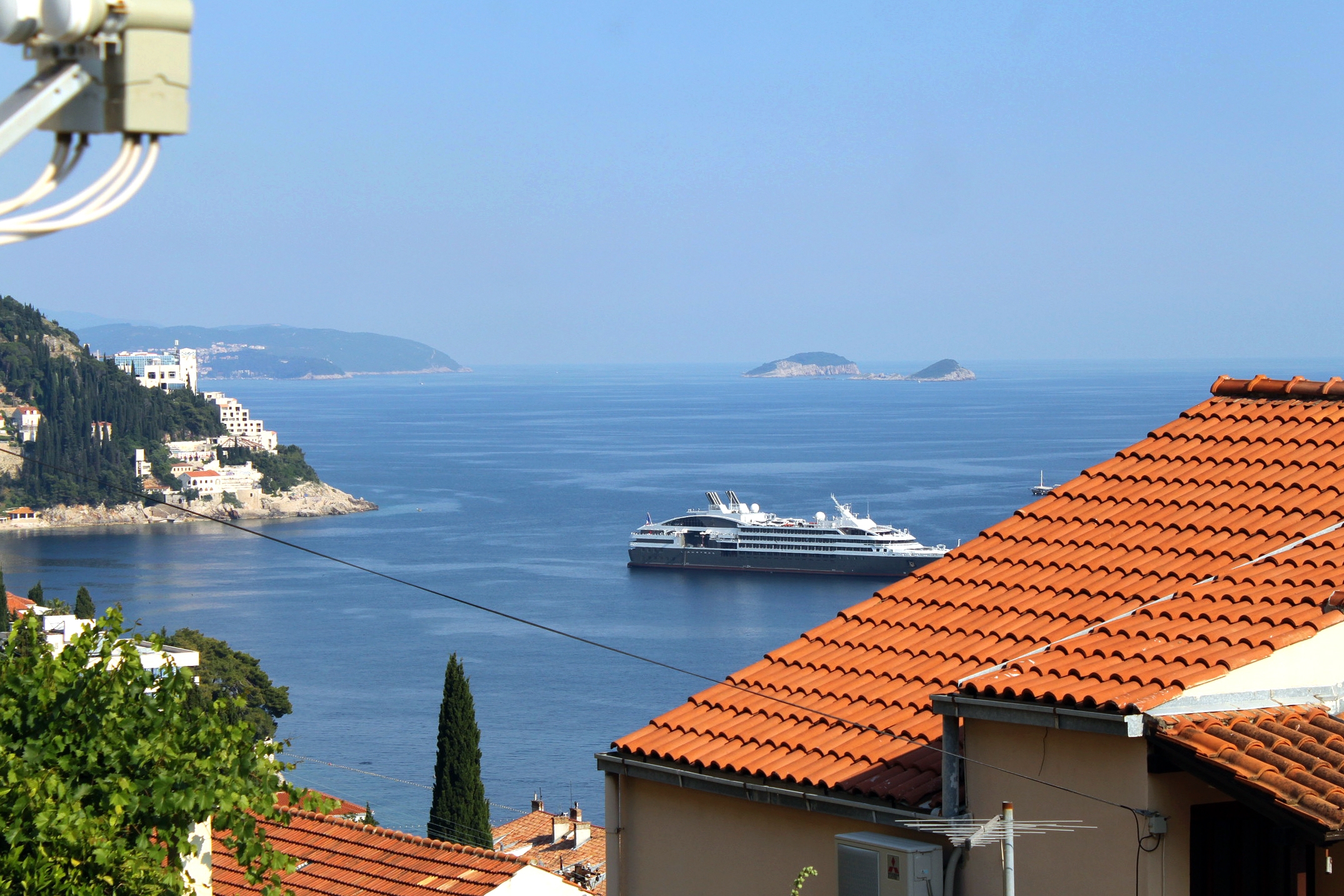 Three bedroom apartment with balcony and sea view Dubrovnik  A-b