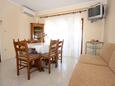 Dining room Orašac, Dining room in the apartment, dostupna klima, dopusteni kucni ljubimci i WIFI.