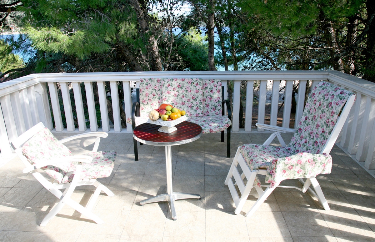 Two bedroom apartment near beach Sevid, Trogir  A-b