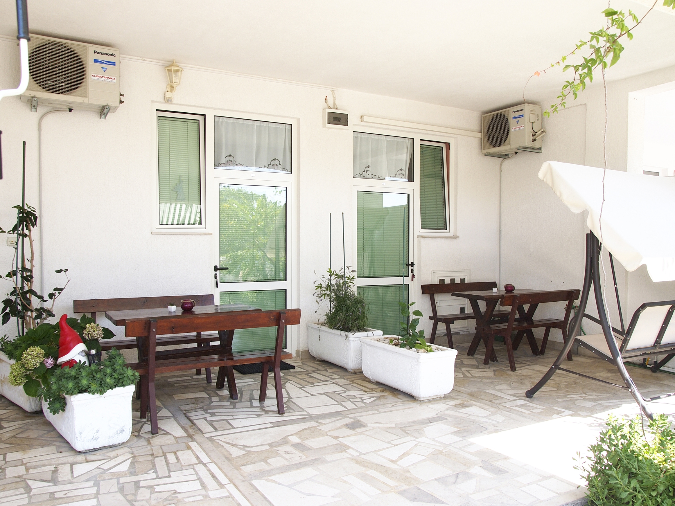 One bedroom apartment with terrace Makarska (A-9129-d)