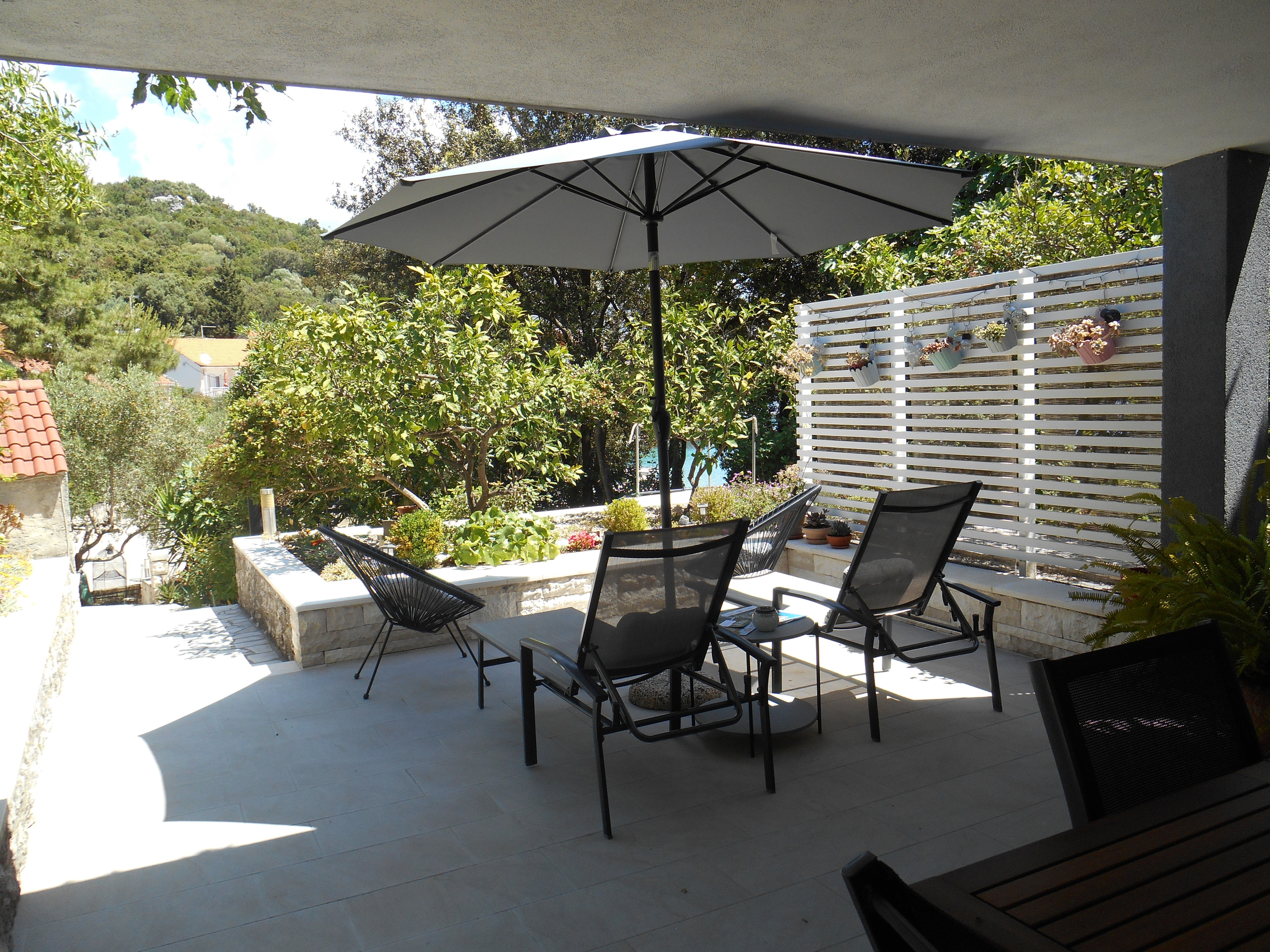 Two bedroom apartment near beach Žrnovska Banja, Korčula (A-9131-a)