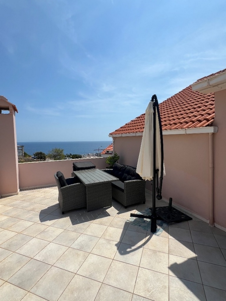 Two bedroom apartment with terrace and sea view Zavalatica, Korčula  A-a