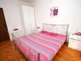 Prižba, Bedroom 1 in the apartment, (pet friendly) and WiFi.