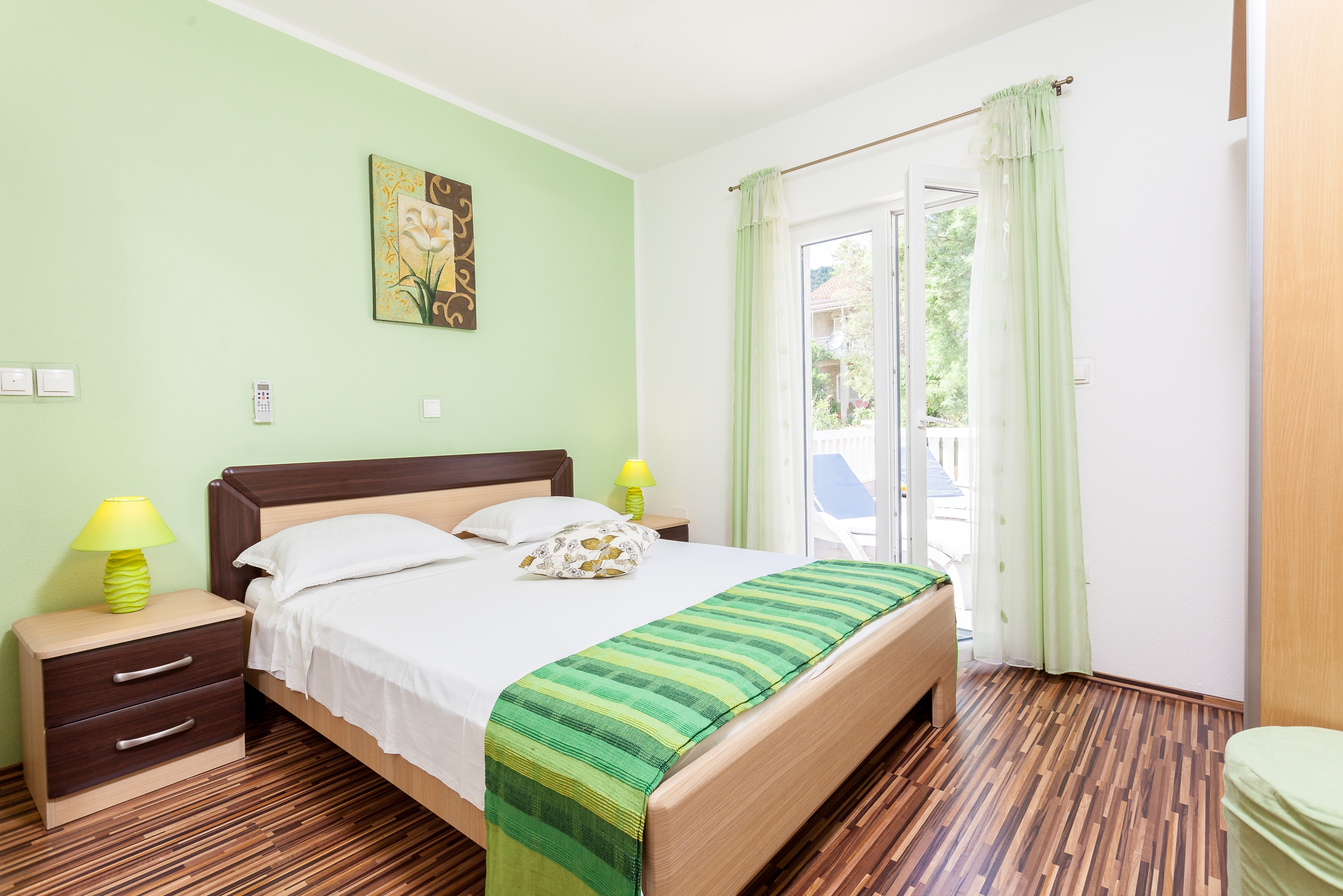 Three bedroom apartment with terrace and sea view Brna, Korčula  A-a
