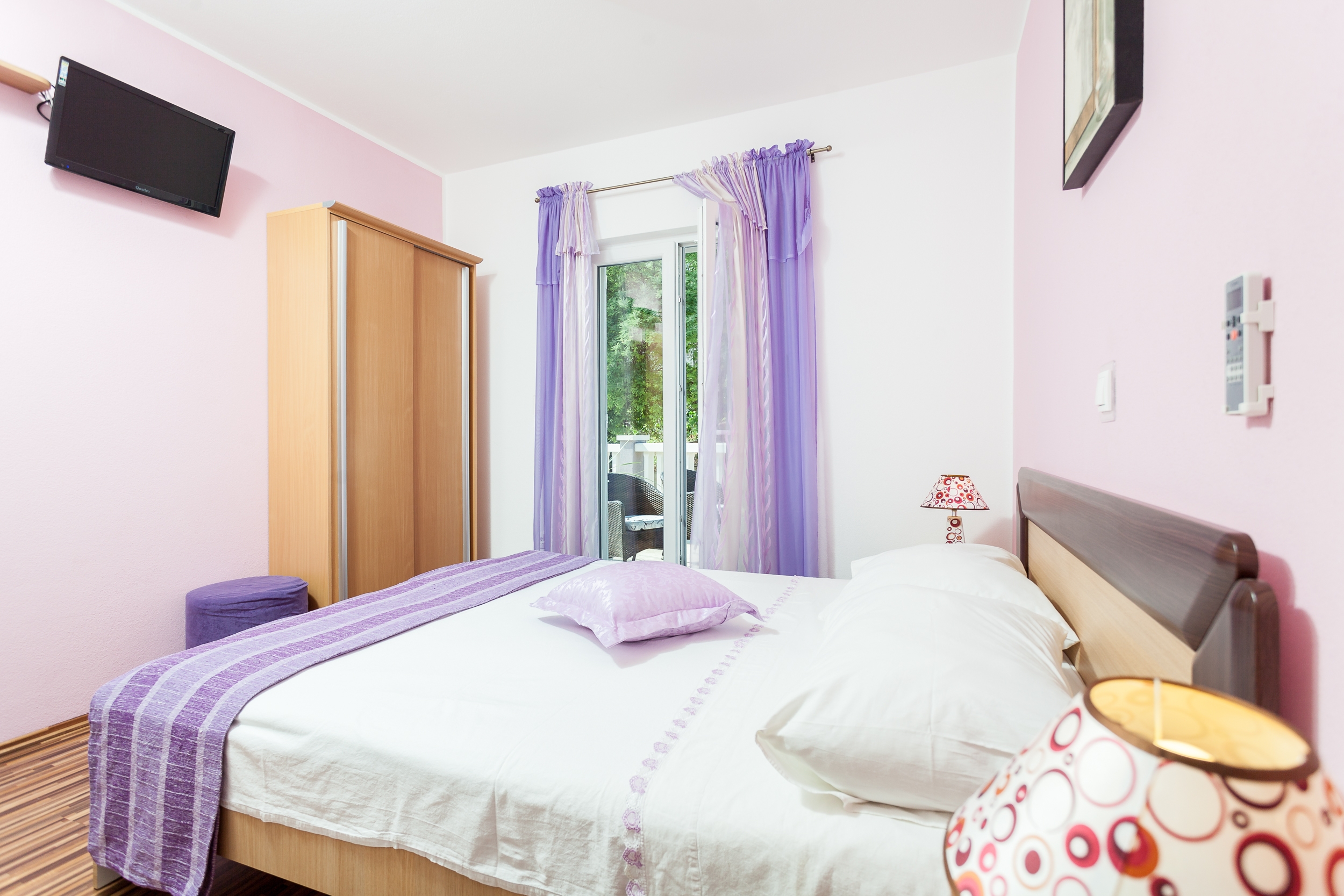 Three bedroom apartment with terrace and sea view Brna, Korčula  A-a