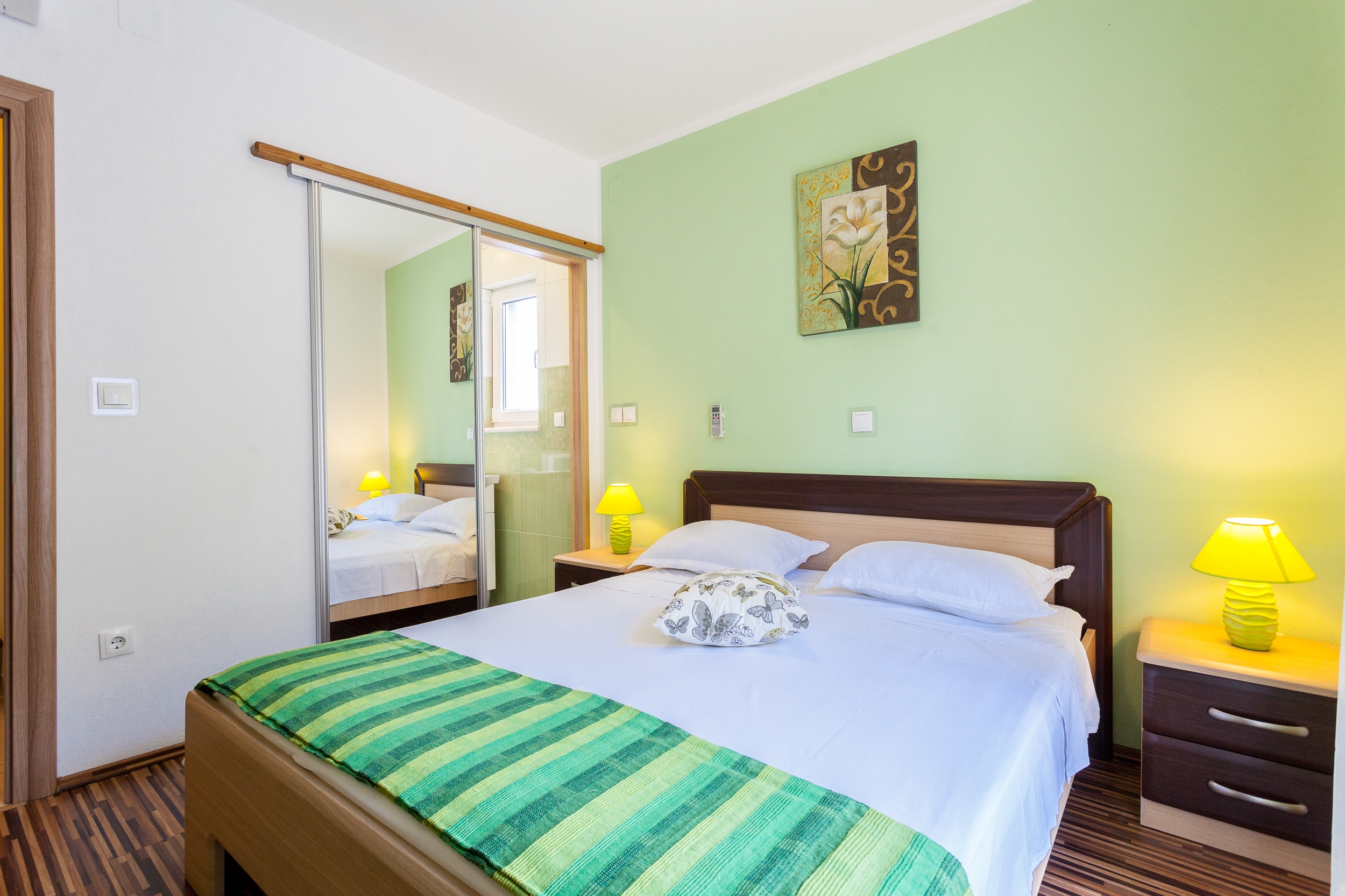 Three bedroom apartment with terrace and sea view Brna, Korčula  A-a