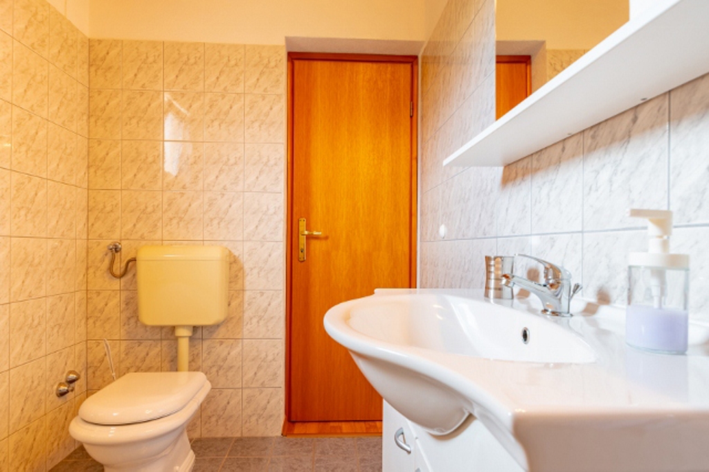 Two bedroom apartment near beach Kneža, Korčula  A-b