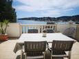 Lumbarda, Terrasse dans l’hébergement en type apartment, avec la vue sur la mer et WiFi.