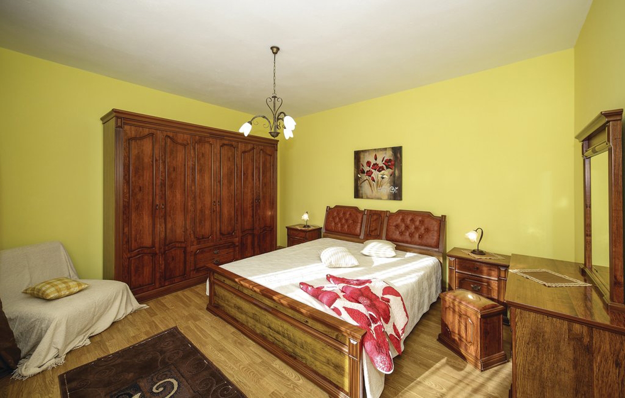Three bedroom apartment near beach Brodarica, Šibenik  A-a