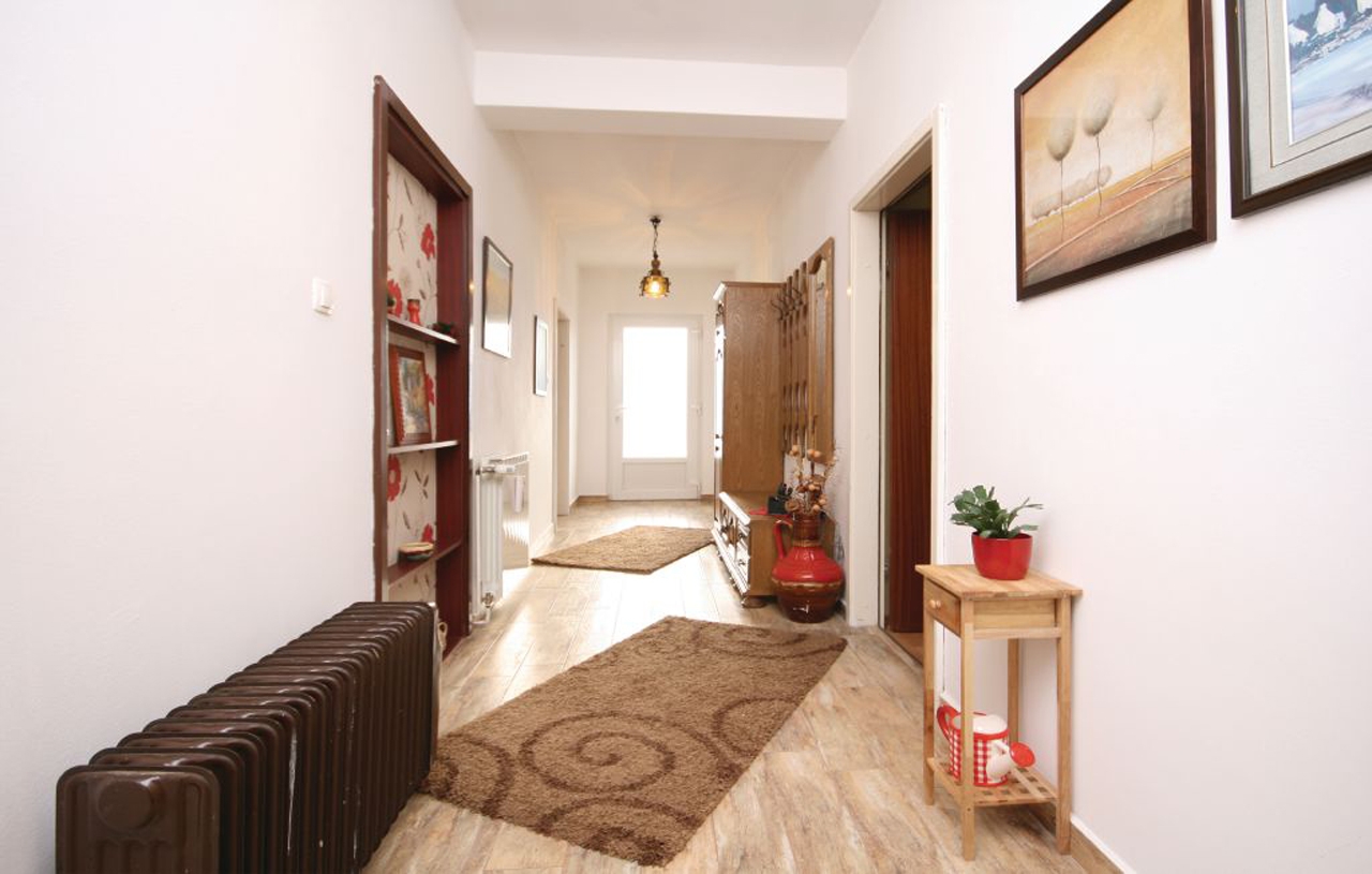 Three bedroom apartment near beach Brodarica, Šibenik  A-a