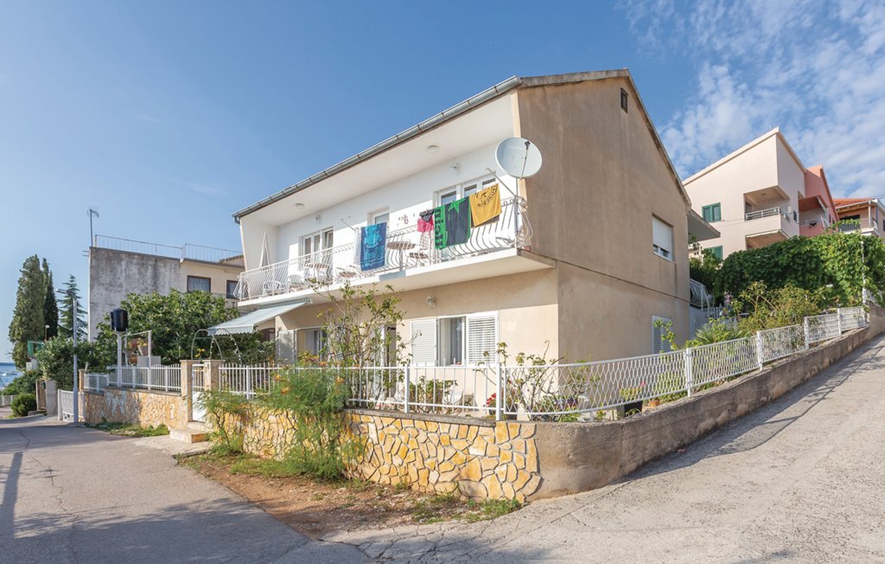 Trosobni apartman uz plažu Brodarica, Šibenik  A-a