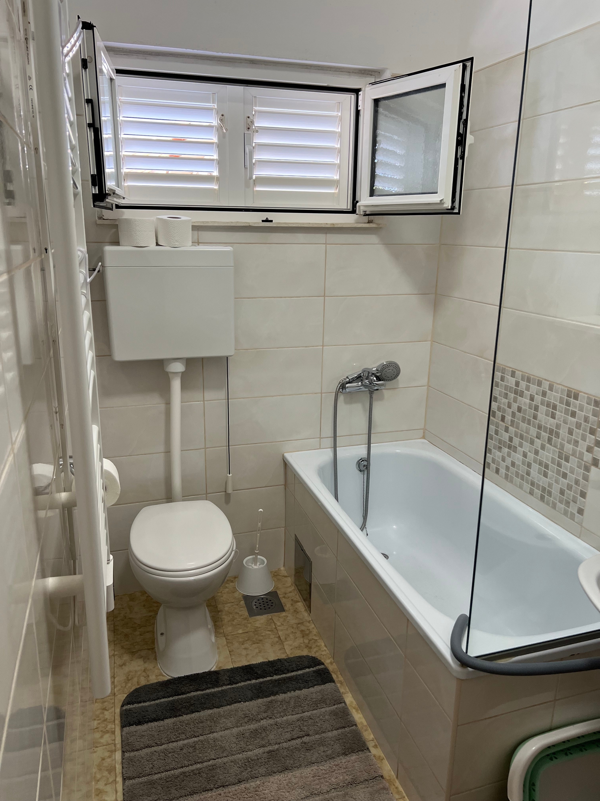 Three bedroom apartment near beach Brna, Korčula  A-a