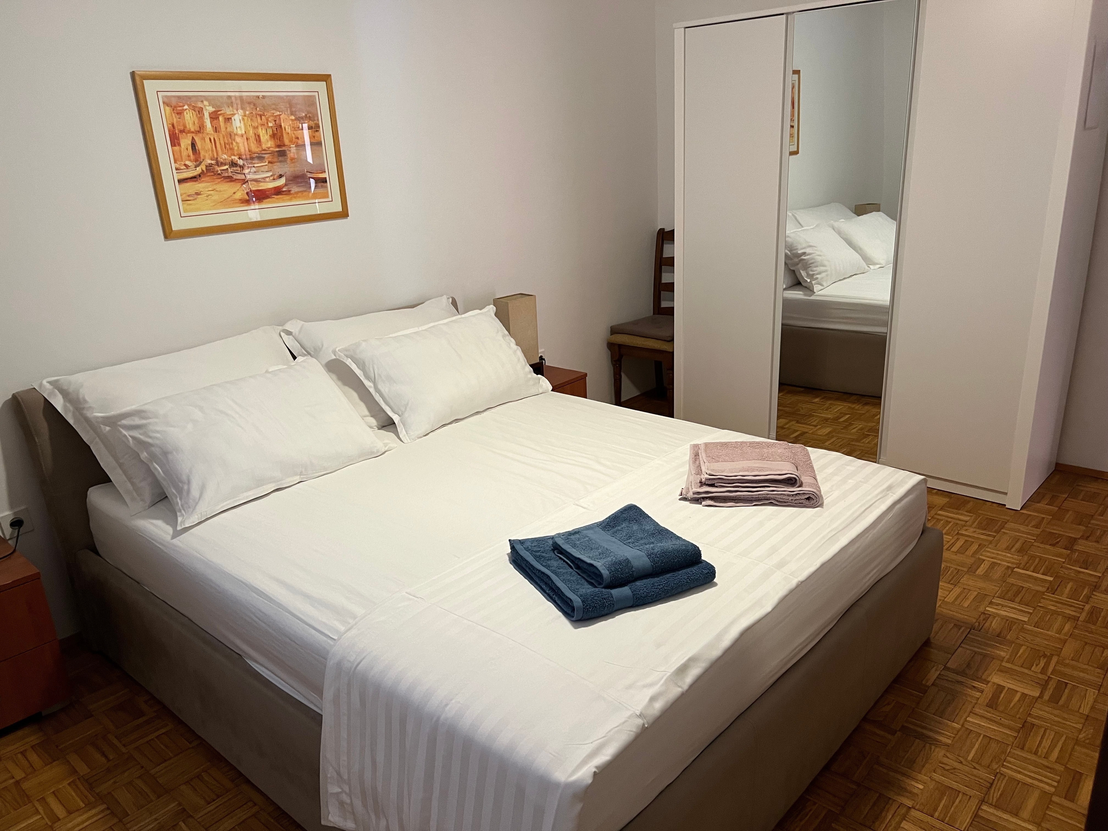 Three bedroom apartment near beach Brna, Korčula  A-a
