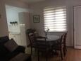 Brna, Dining room in the apartment, air condition available and WiFi.