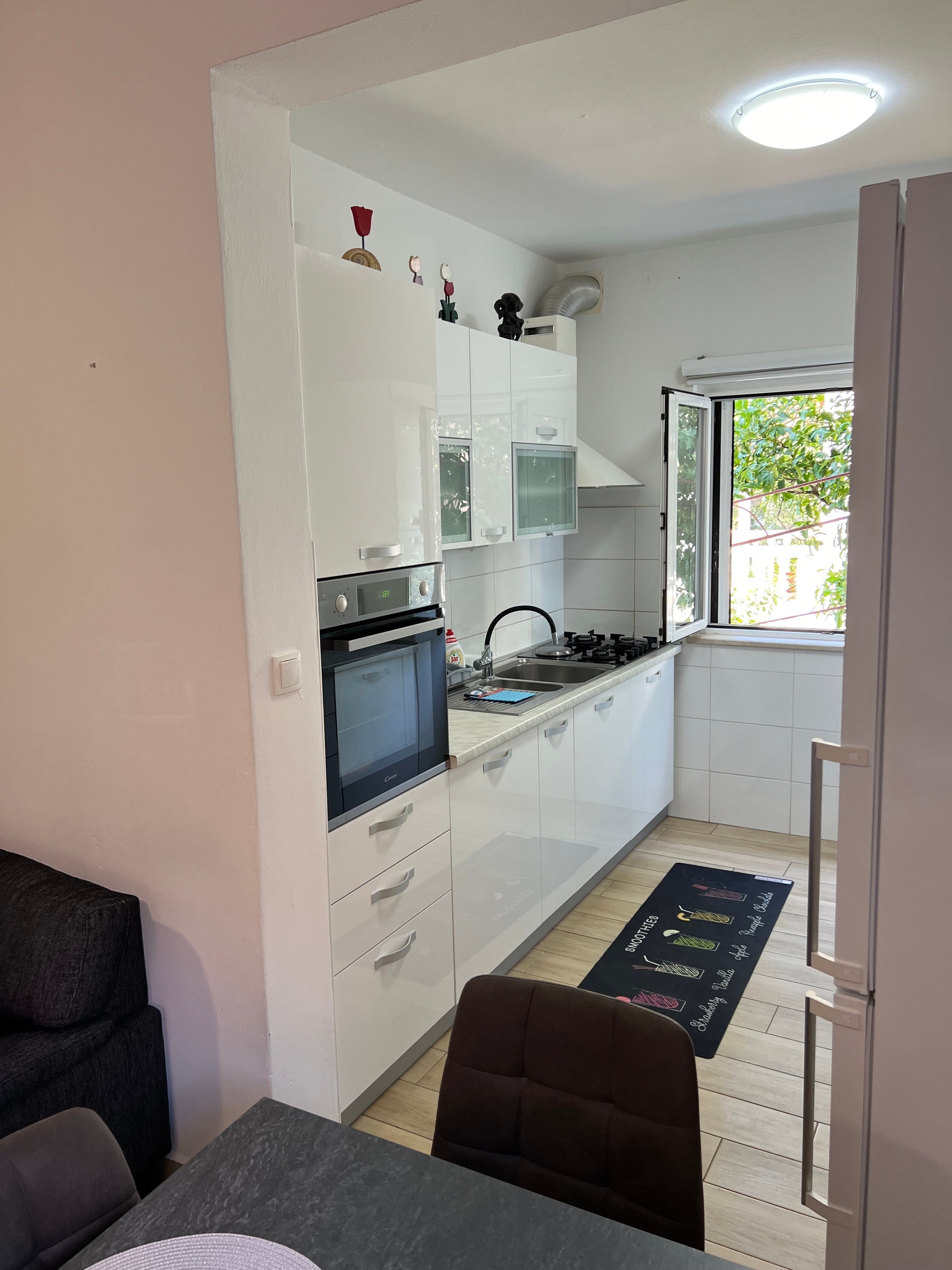 Three bedroom apartment near beach Brna, Korčula  A-a