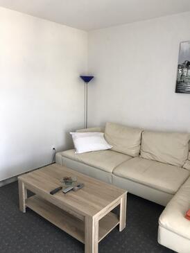 Vrbovica, Wohnzimmer in folgender Unterkunftsart house, Haustiere erlaubt.