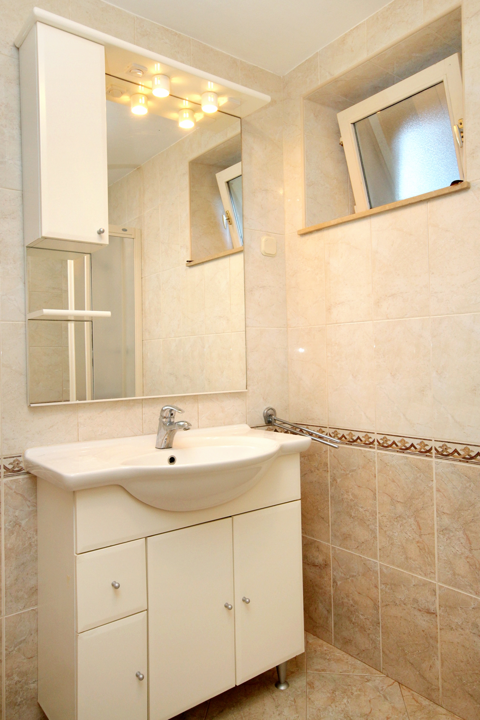 Three bedroom apartment with terrace and sea view Cove Vrbovica, Korčula  A-a