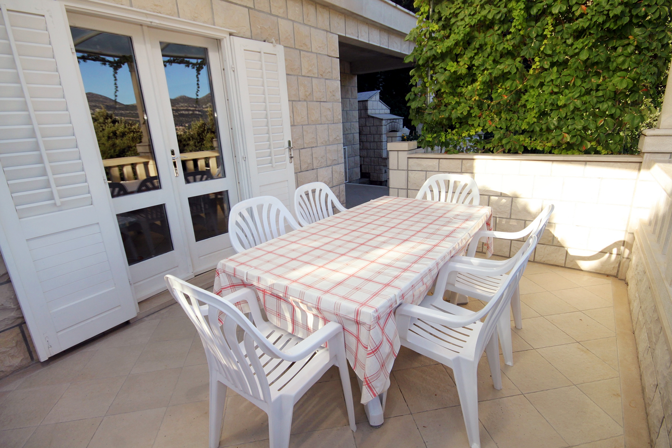 Three bedroom apartment with terrace and sea view Cove Vrbovica, Korčula  A-a