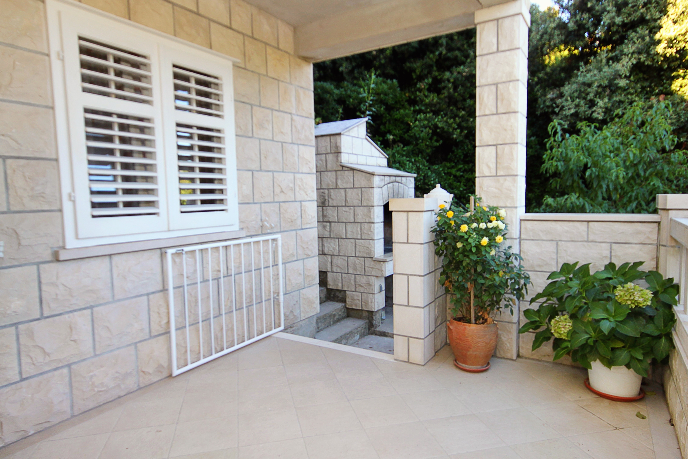 Three bedroom apartment with terrace and sea view Cove Vrbovica, Korčula  A-a