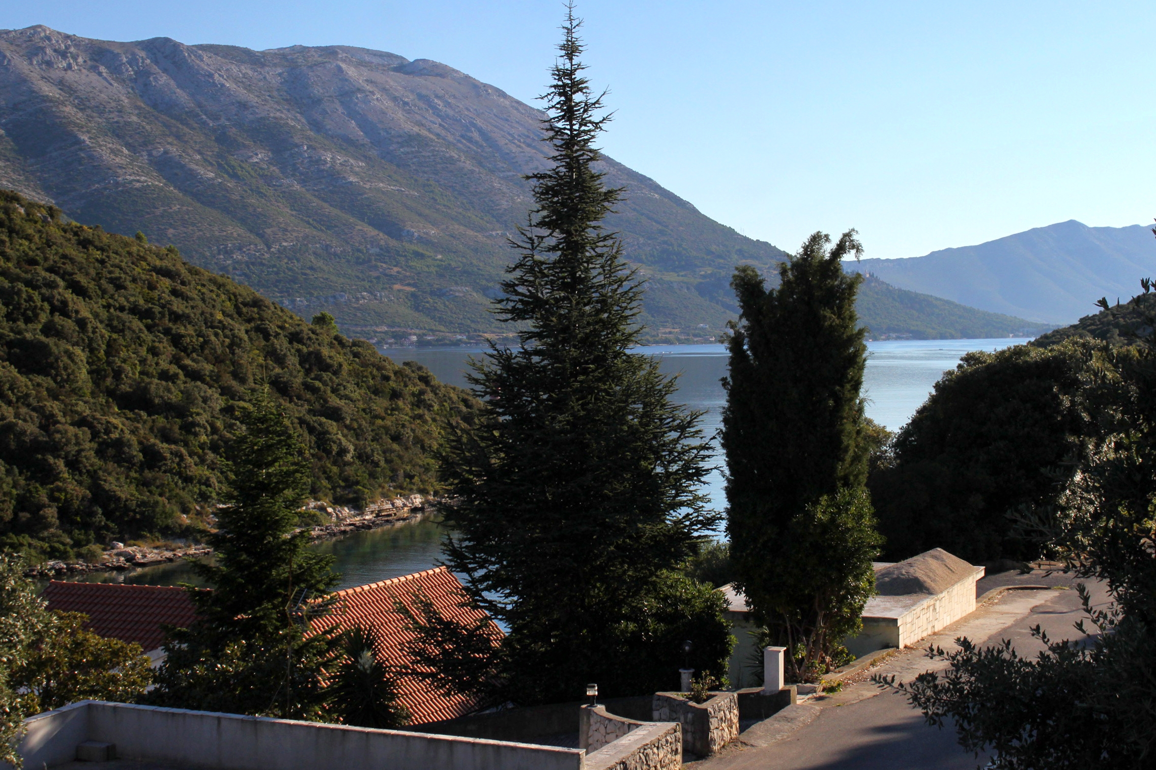 Three bedroom apartment with terrace and sea view Cove Vrbovica, Korčula  A-a