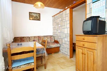 Vrbovica, Dining room in the studio-apartment, (pet friendly) and WiFi.