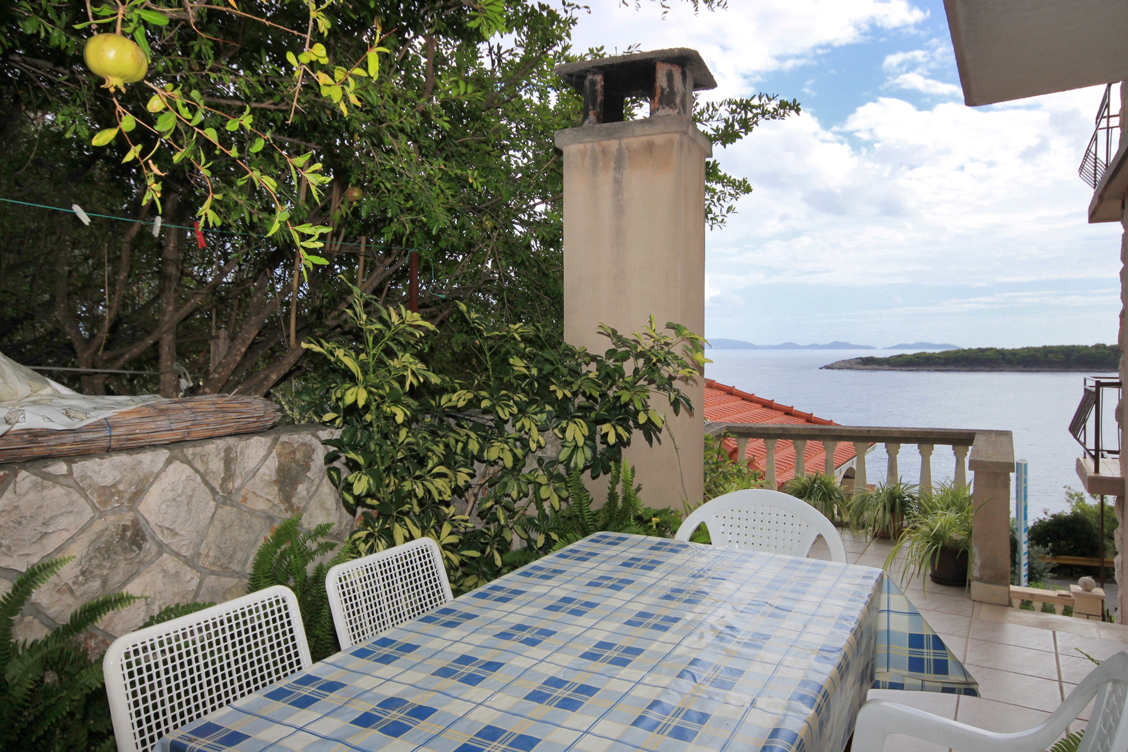 Four bedroom apartment with terrace and sea view Prižba, Korčula  A-d