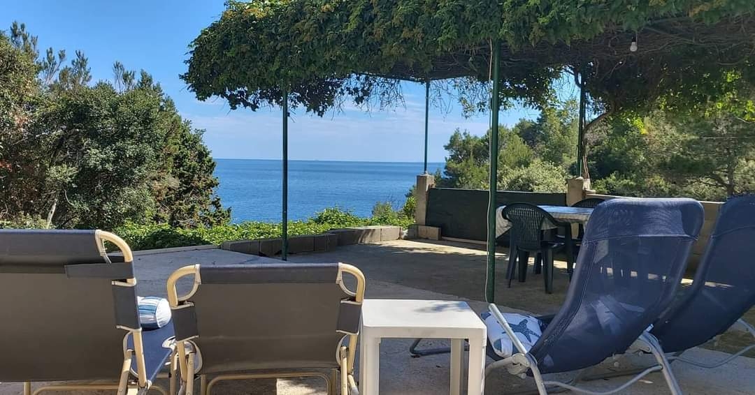One bedroom house with terrace and sea view Cove Rasohatica, Korčula  K