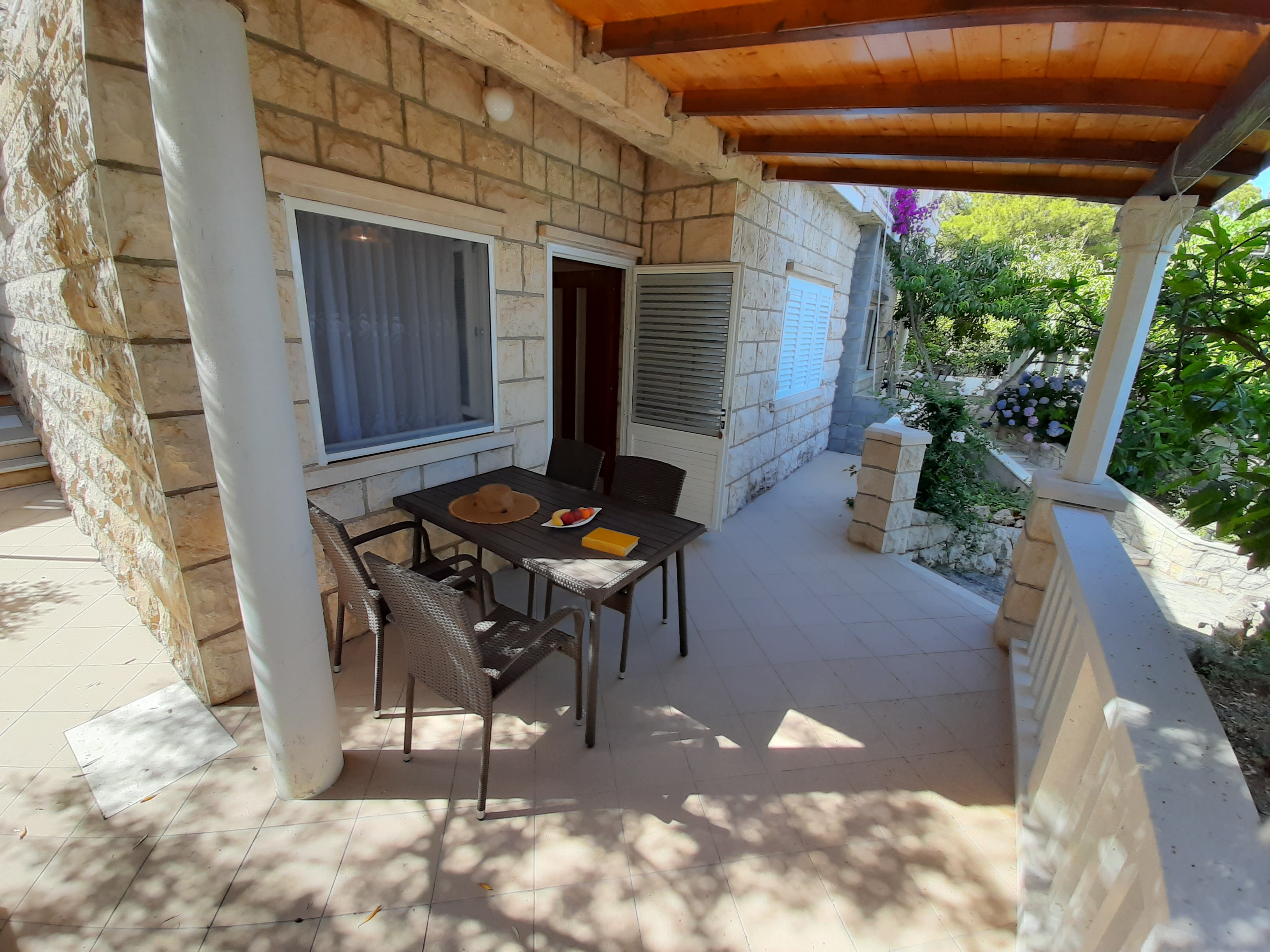 One bedroom apartment near beach Lumbarda, Korčula (A-9236-a)