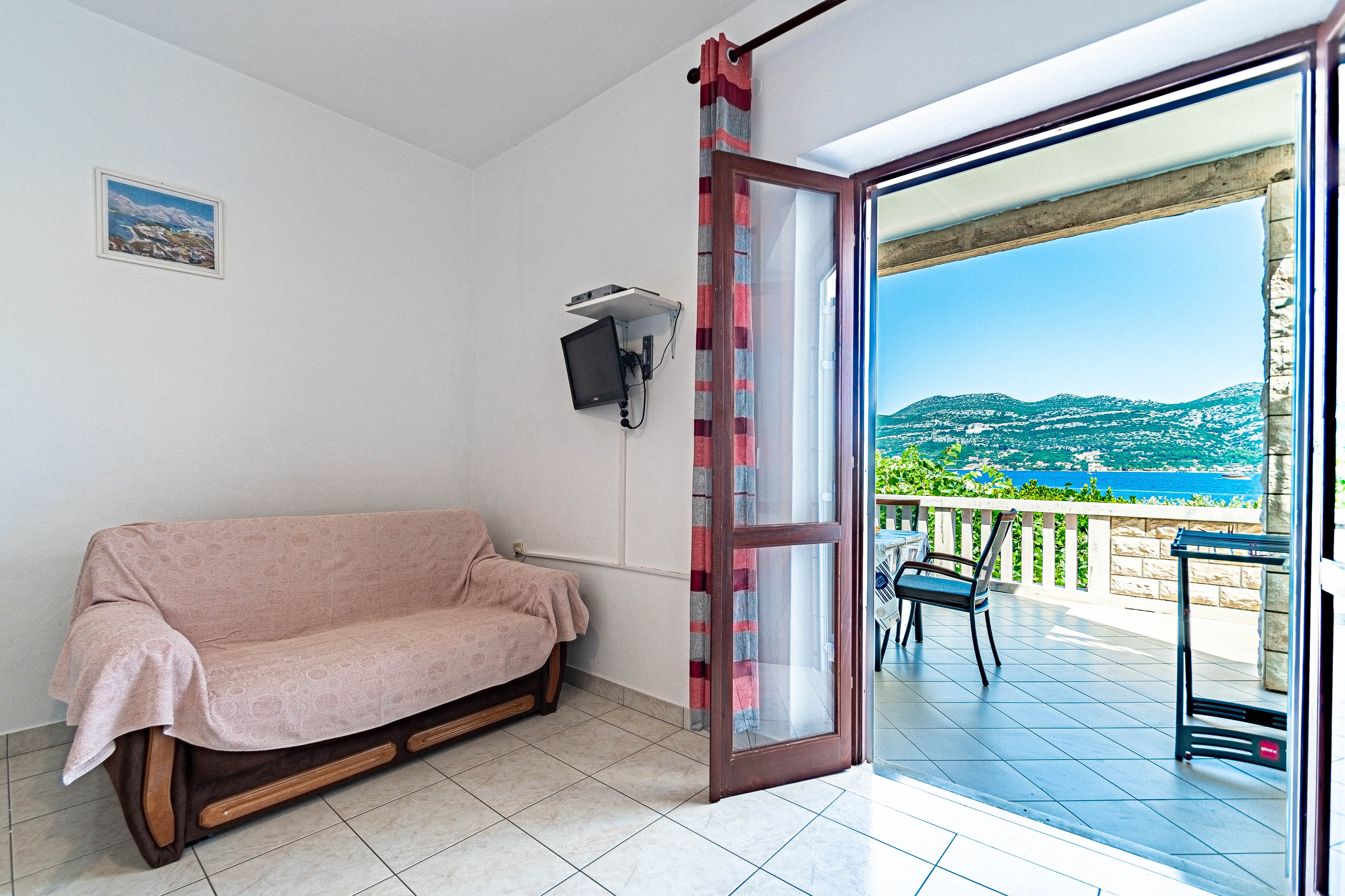 One bedroom apartment near beach Tri Žala, Korčula (A-9237-b)