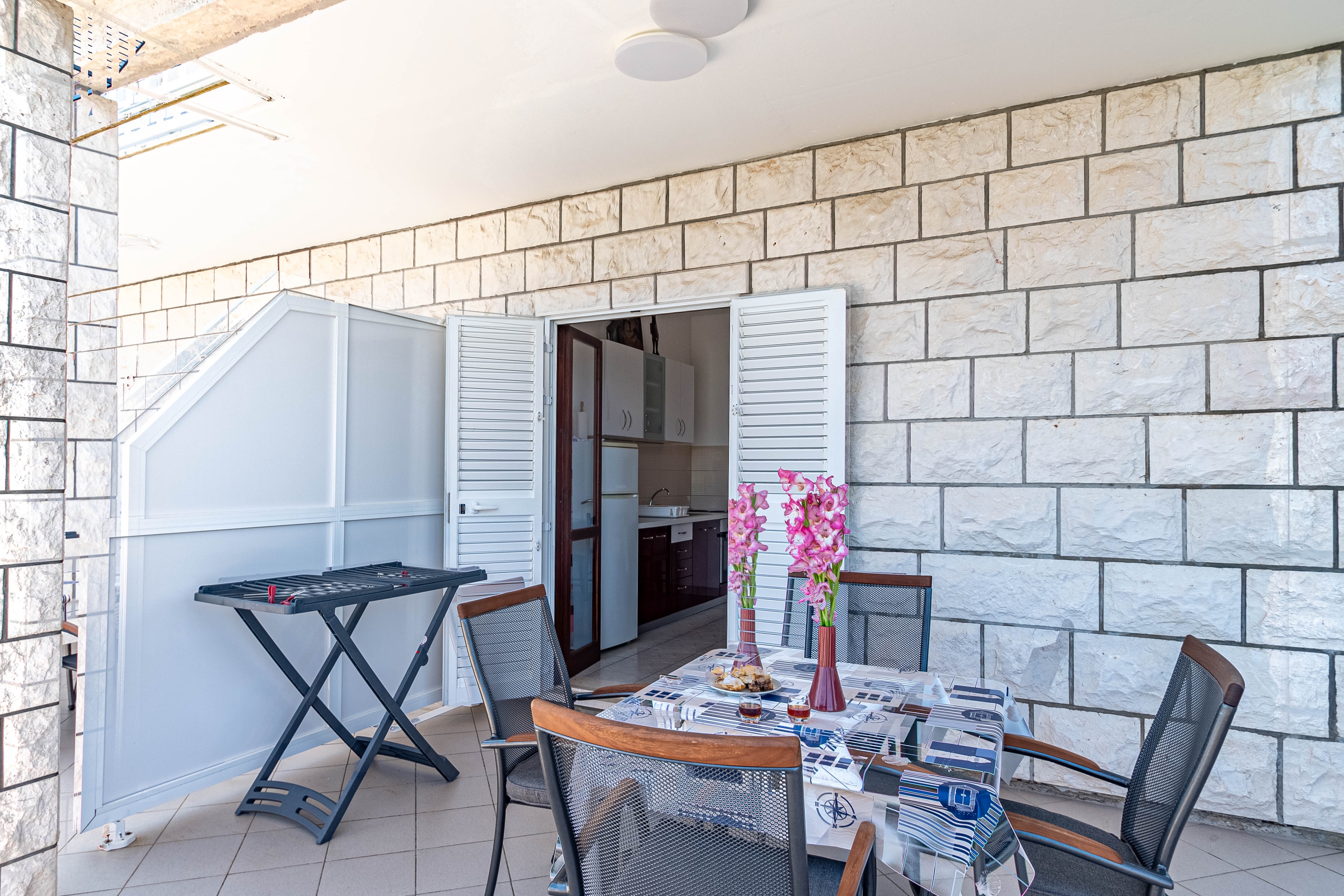 One bedroom apartment near beach Tri Žala, Korčula  A-b