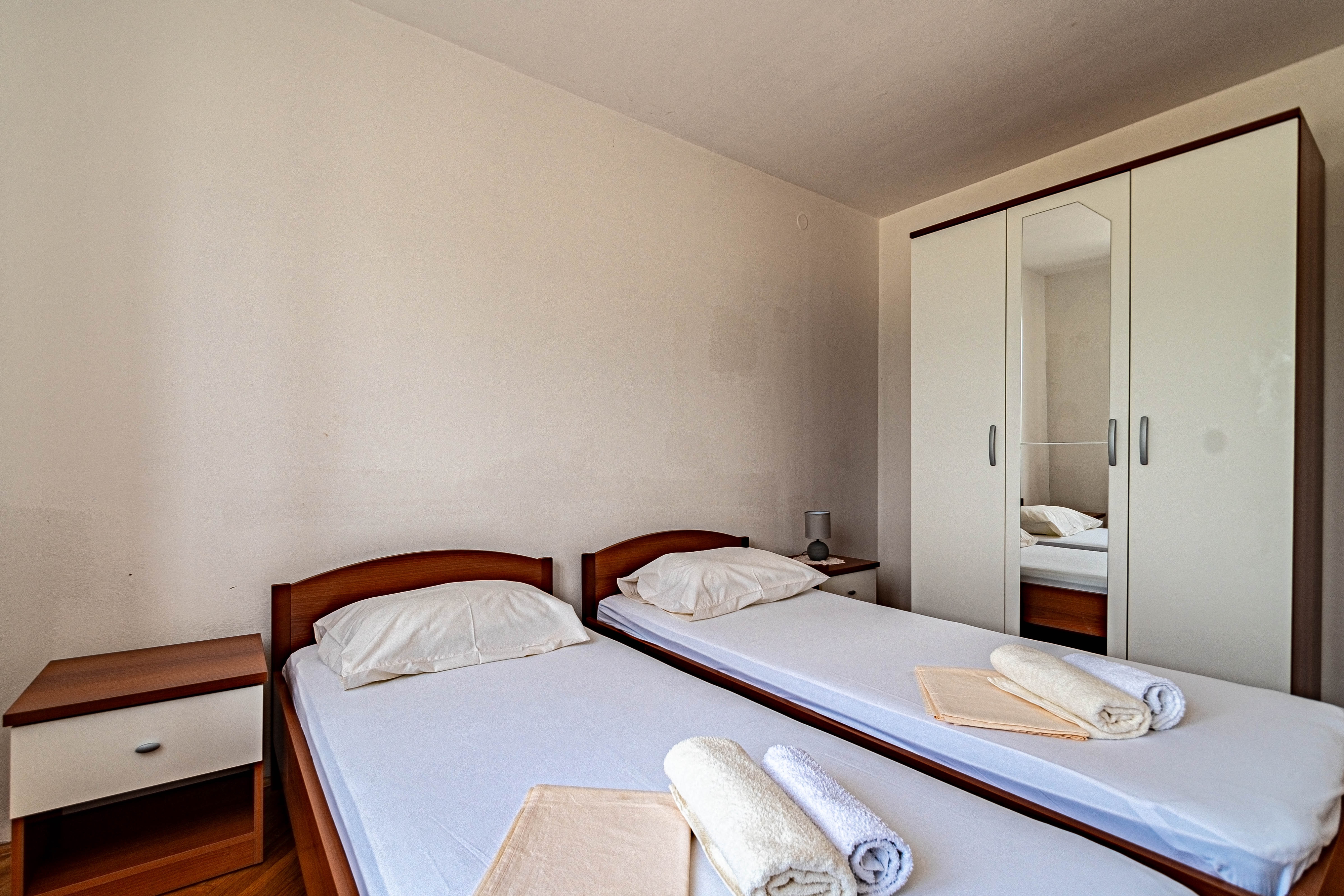 Three bedroom apartment near beach Tri Žala, Korčula  A-d