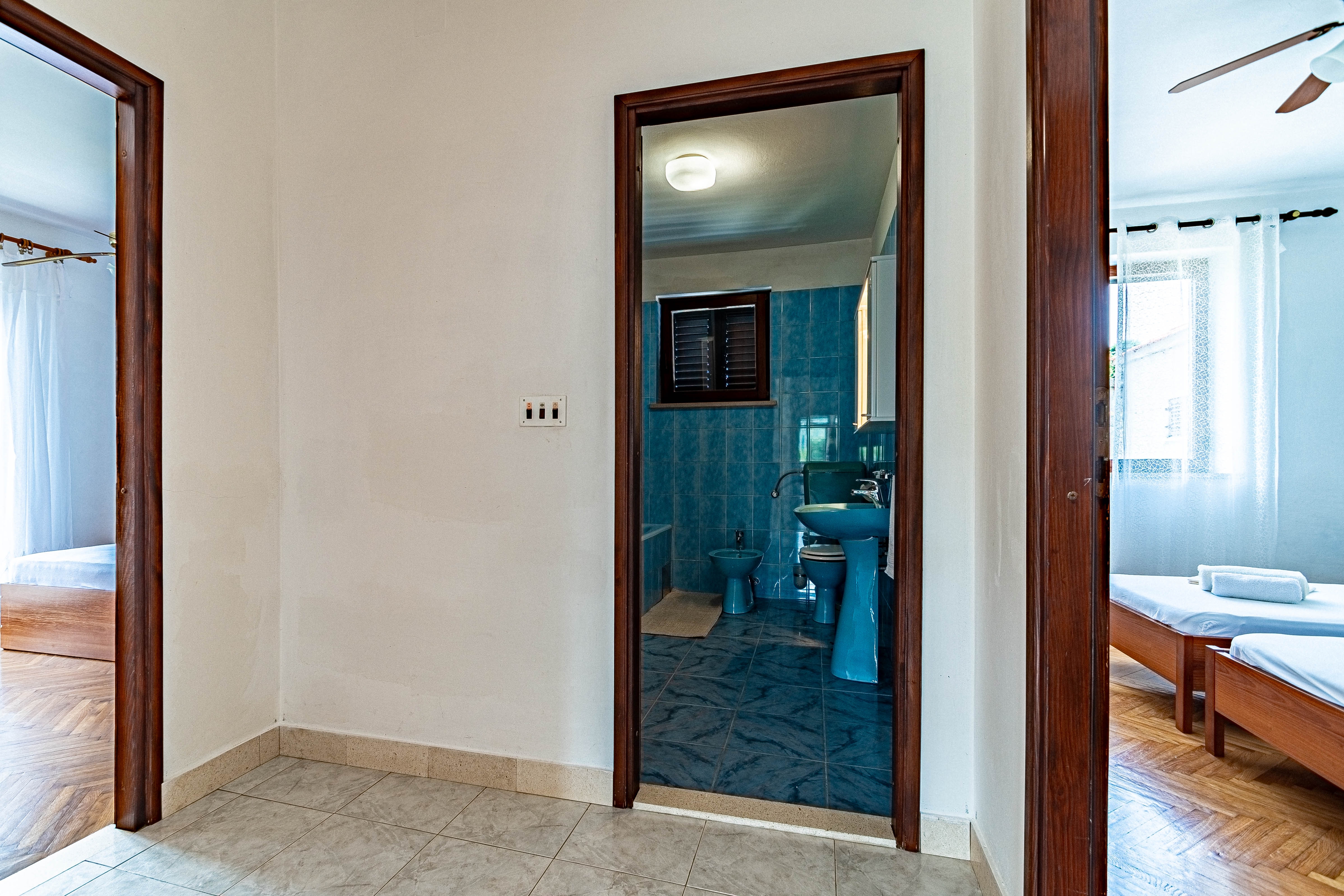 Three bedroom apartment near beach Tri Žala, Korčula  A-d
