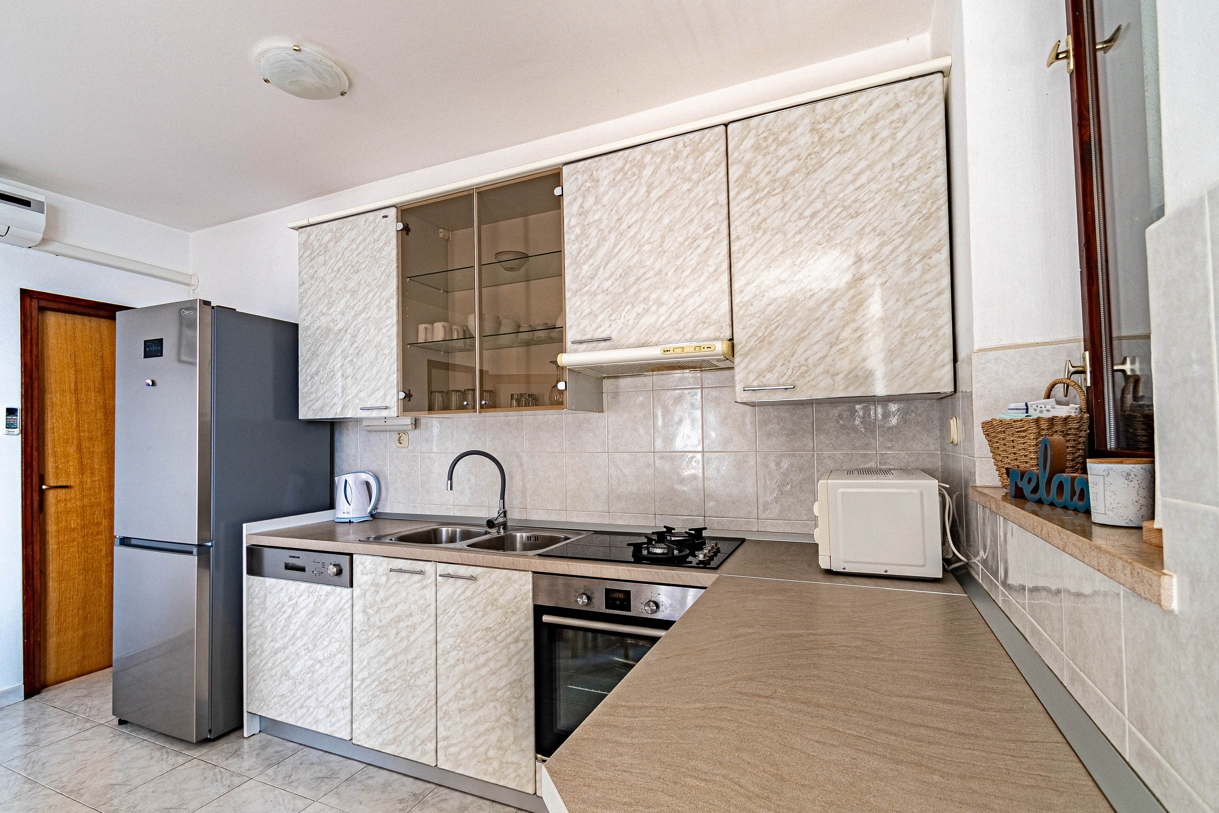 Three bedroom apartment near beach Tri Žala, Korčula  A-d
