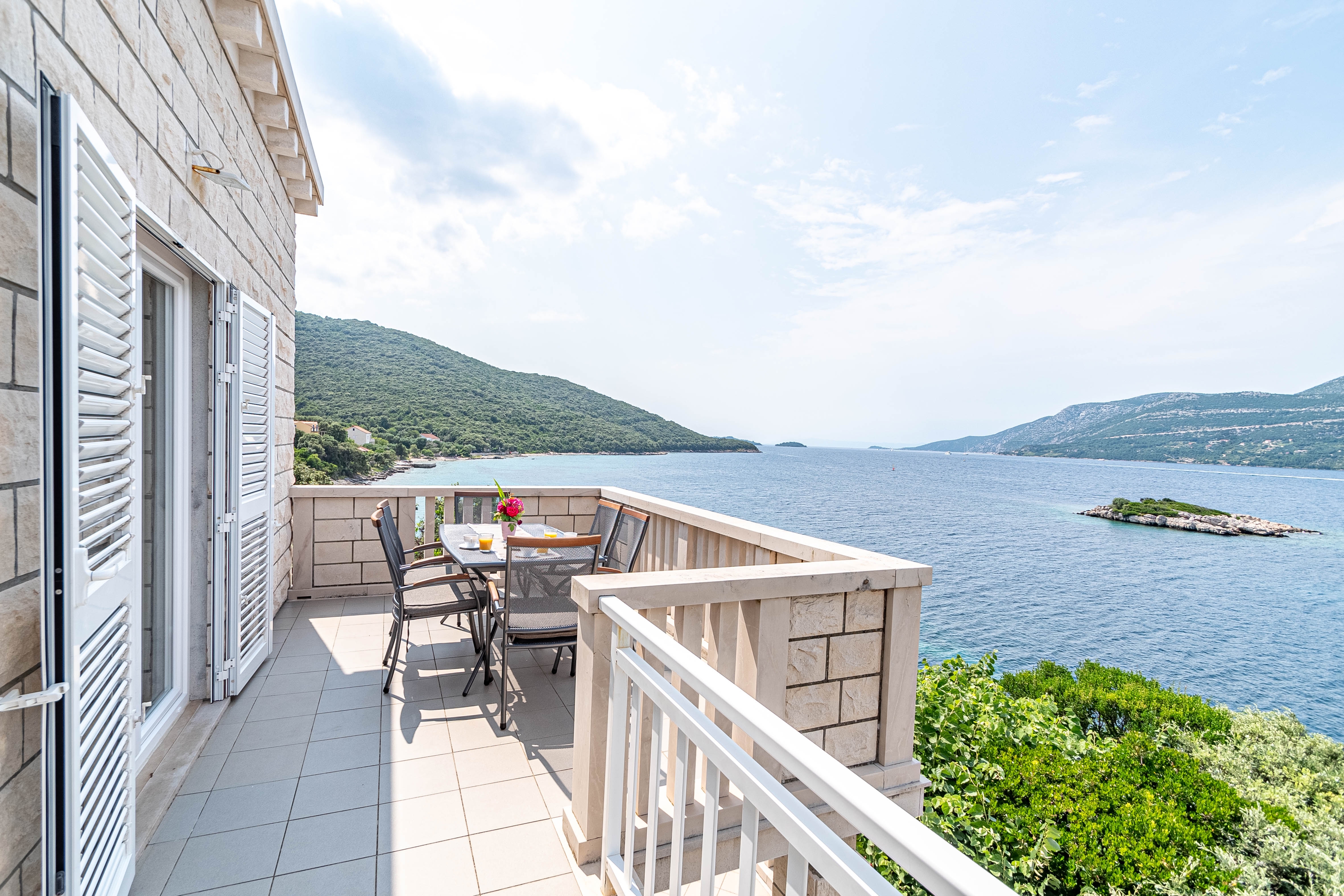 Three bedroom apartment near beach Tri Žala, Korčula (A-9237-d)