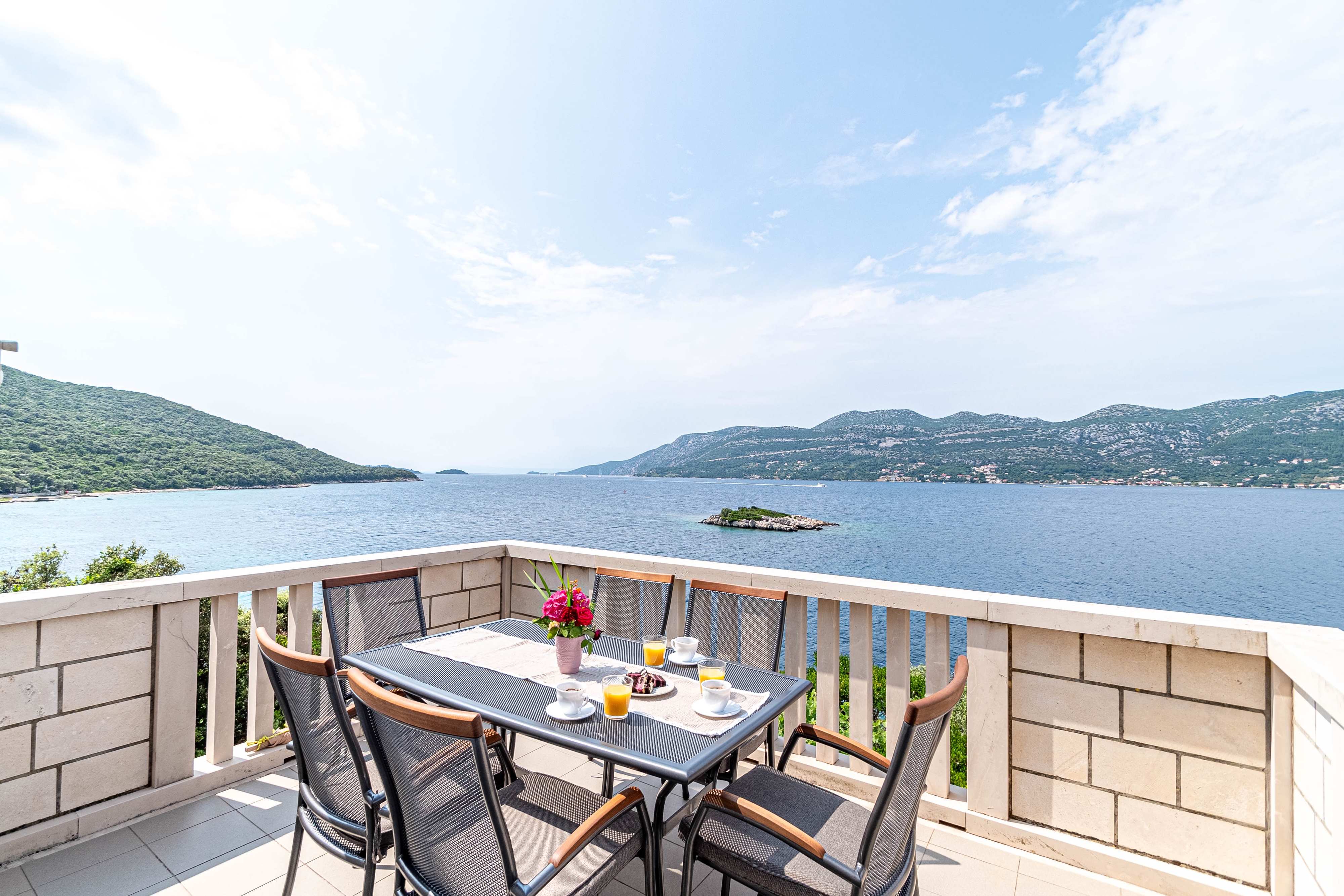 Three bedroom apartment near beach Tri Žala, Korčula  A-d