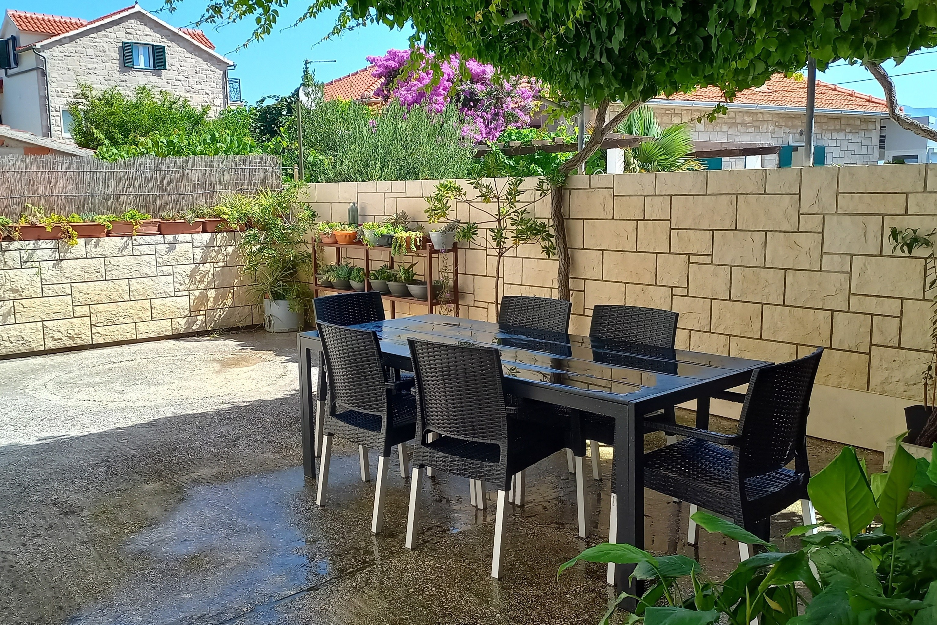 One bedroom apartment with terrace Postira, Brač (A-9241-a) One bedroom apartment with terrace Postira, Brač (A-9241-a)