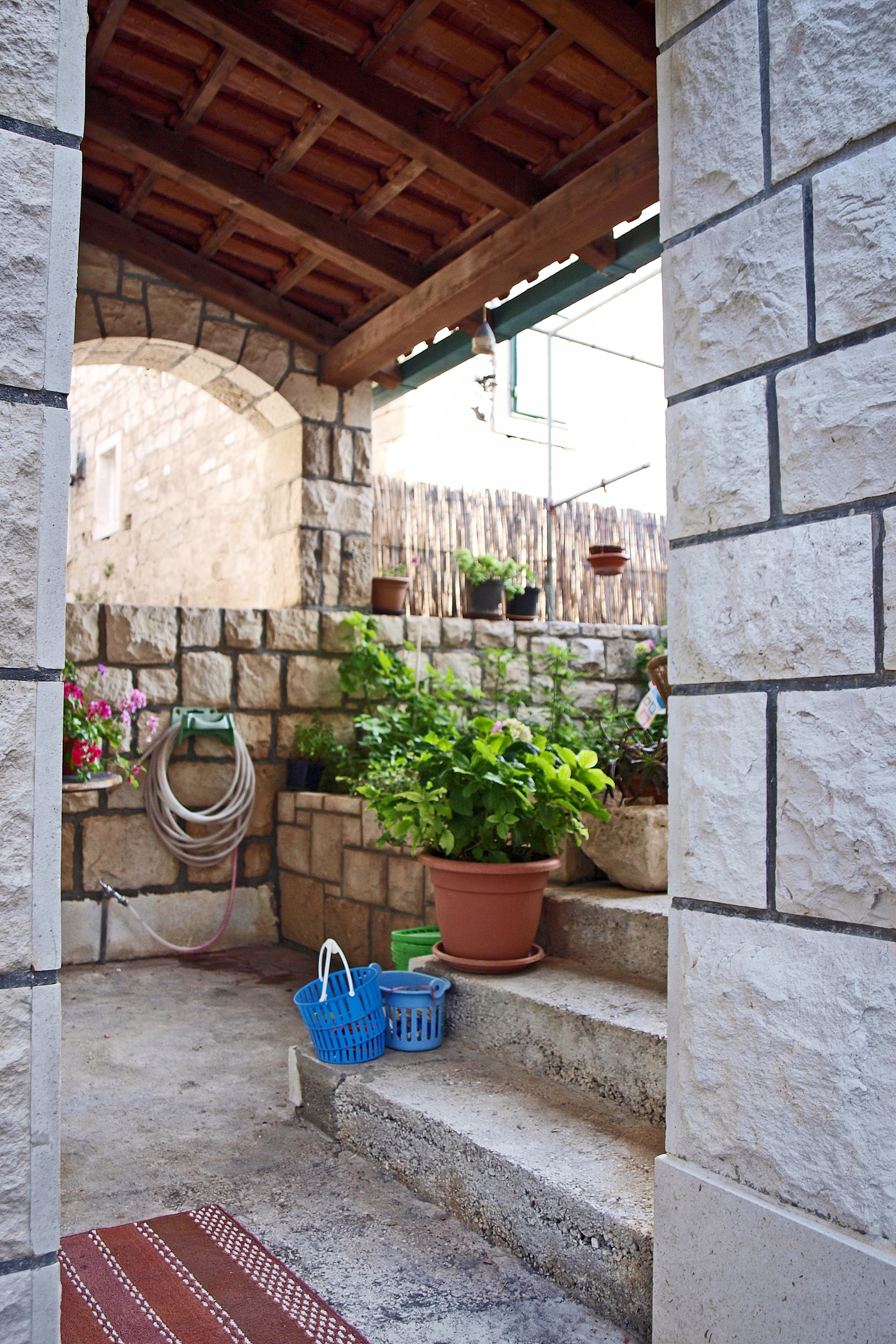 One bedroom apartment with terrace Postira, Brač  A-a
