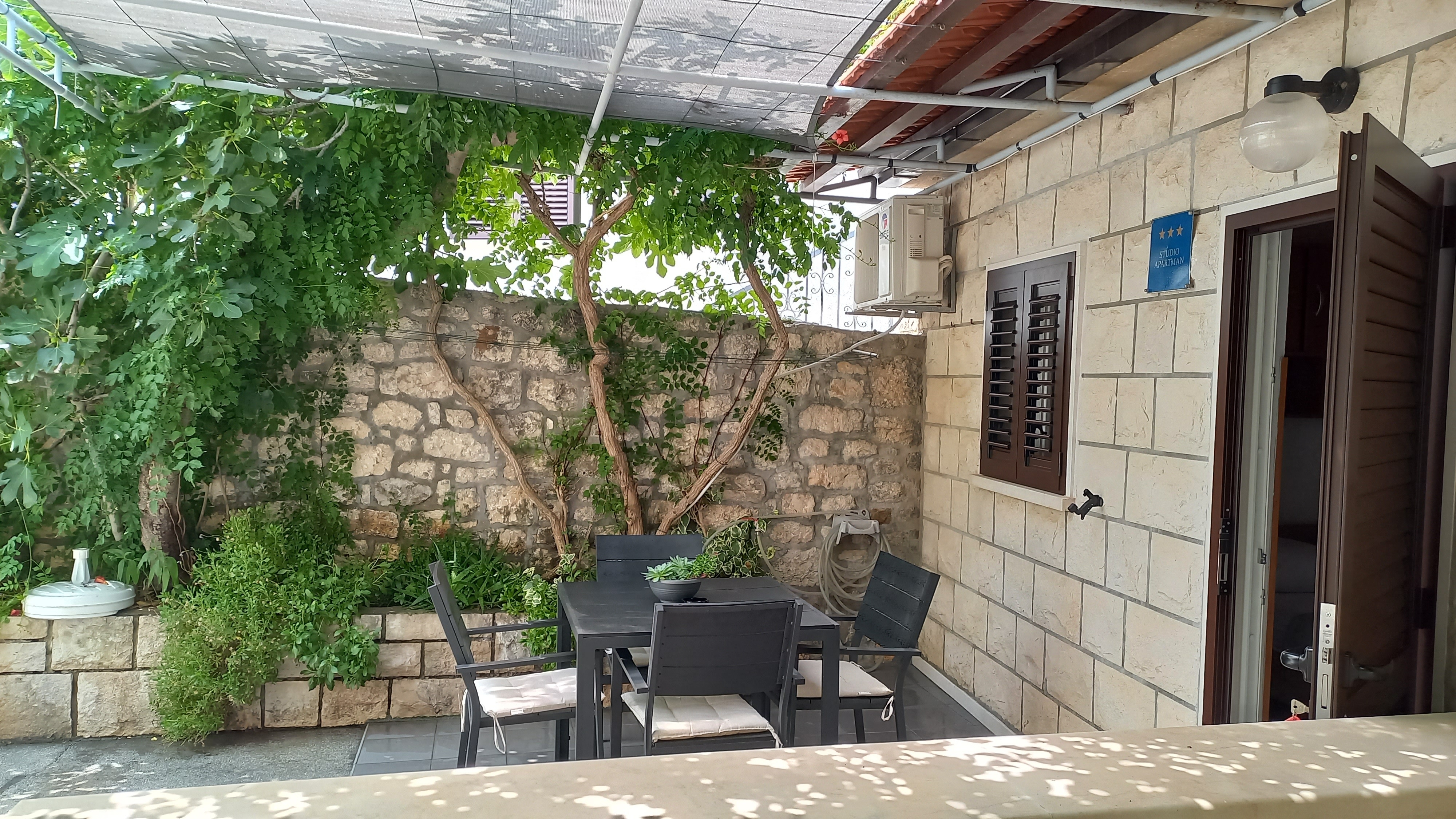 Studio flat with terrace Postira, Brač (AS-9241-a) Studio flat with terrace Postira, Brač (AS-9241-a)