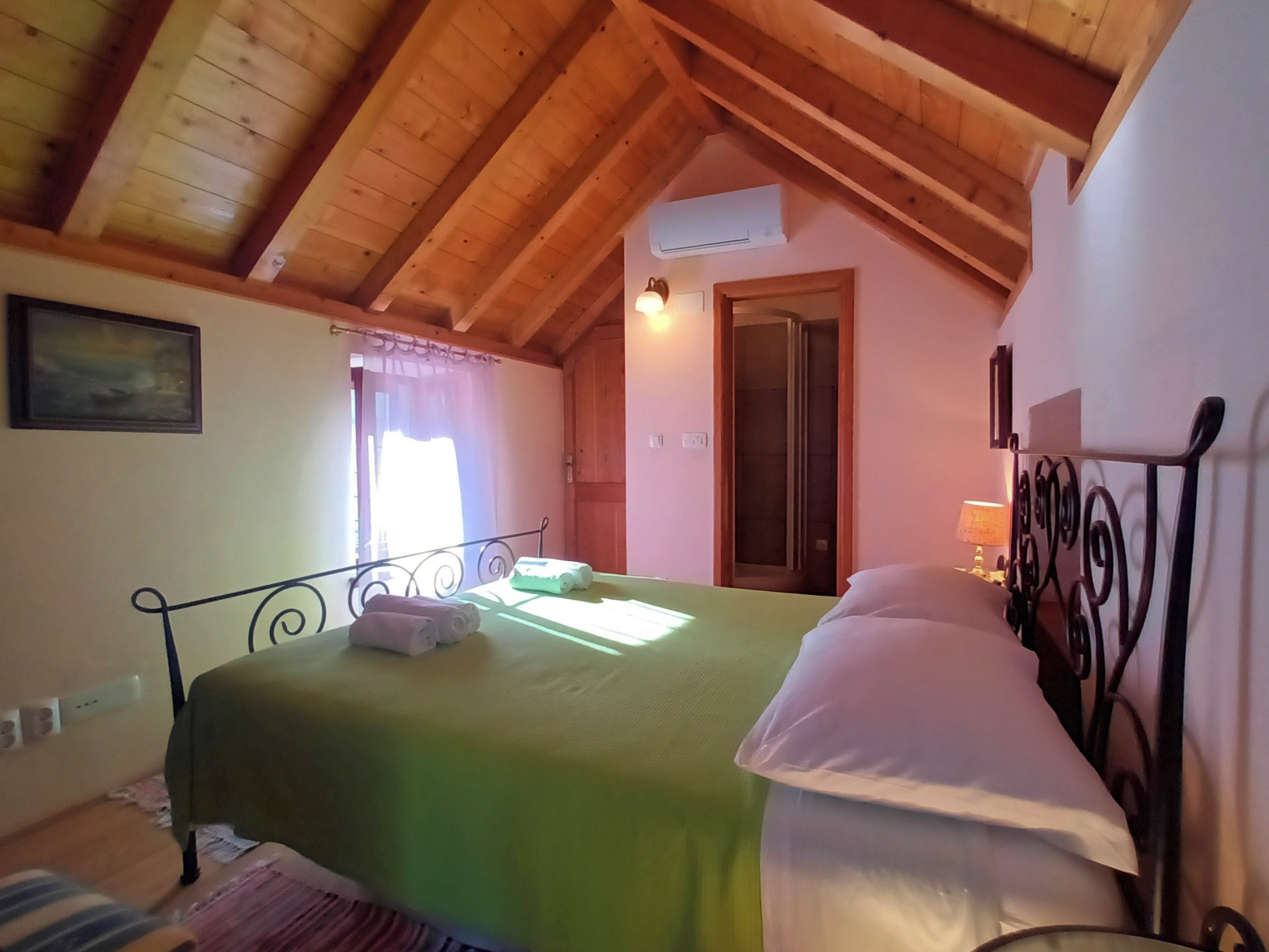 Two bedroom apartment with terrace Komiža, Vis  A-a