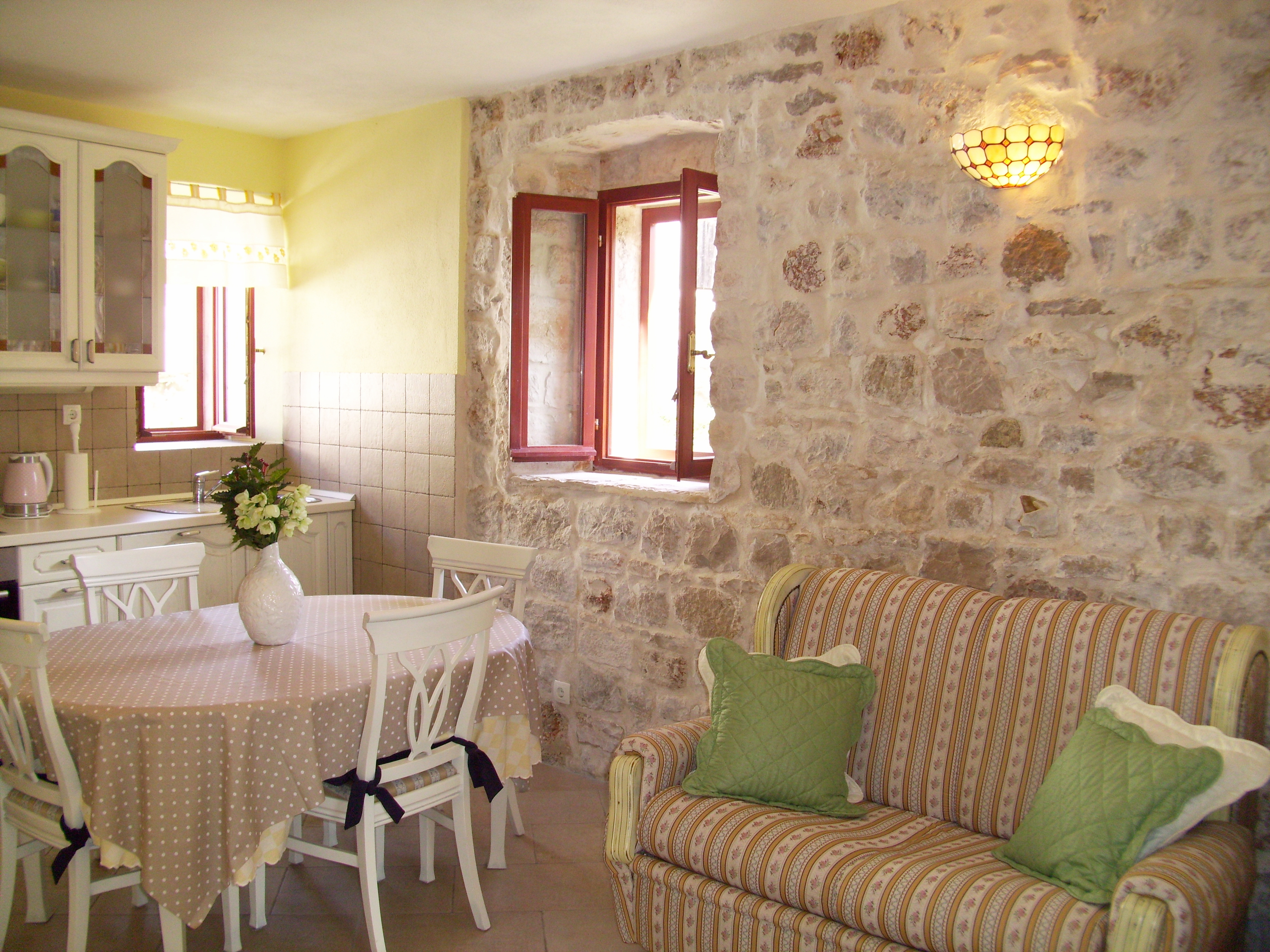 Two bedroom apartment with terrace Komiža, Vis (A-9247-a)