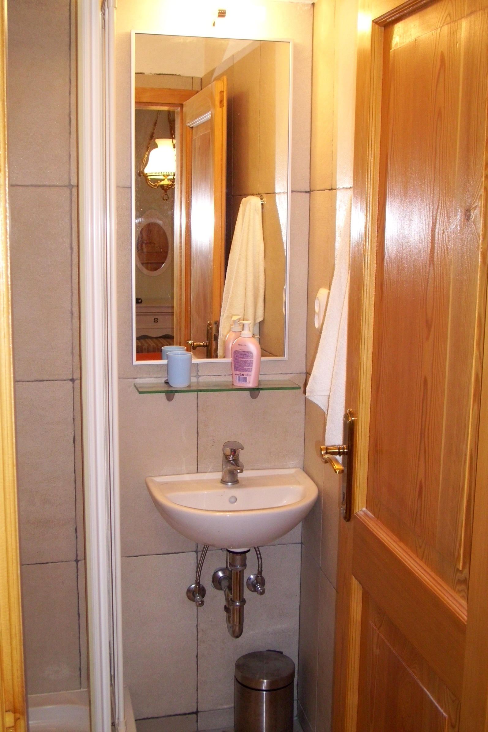 Two bedroom apartment with terrace Komiža, Vis  A-b