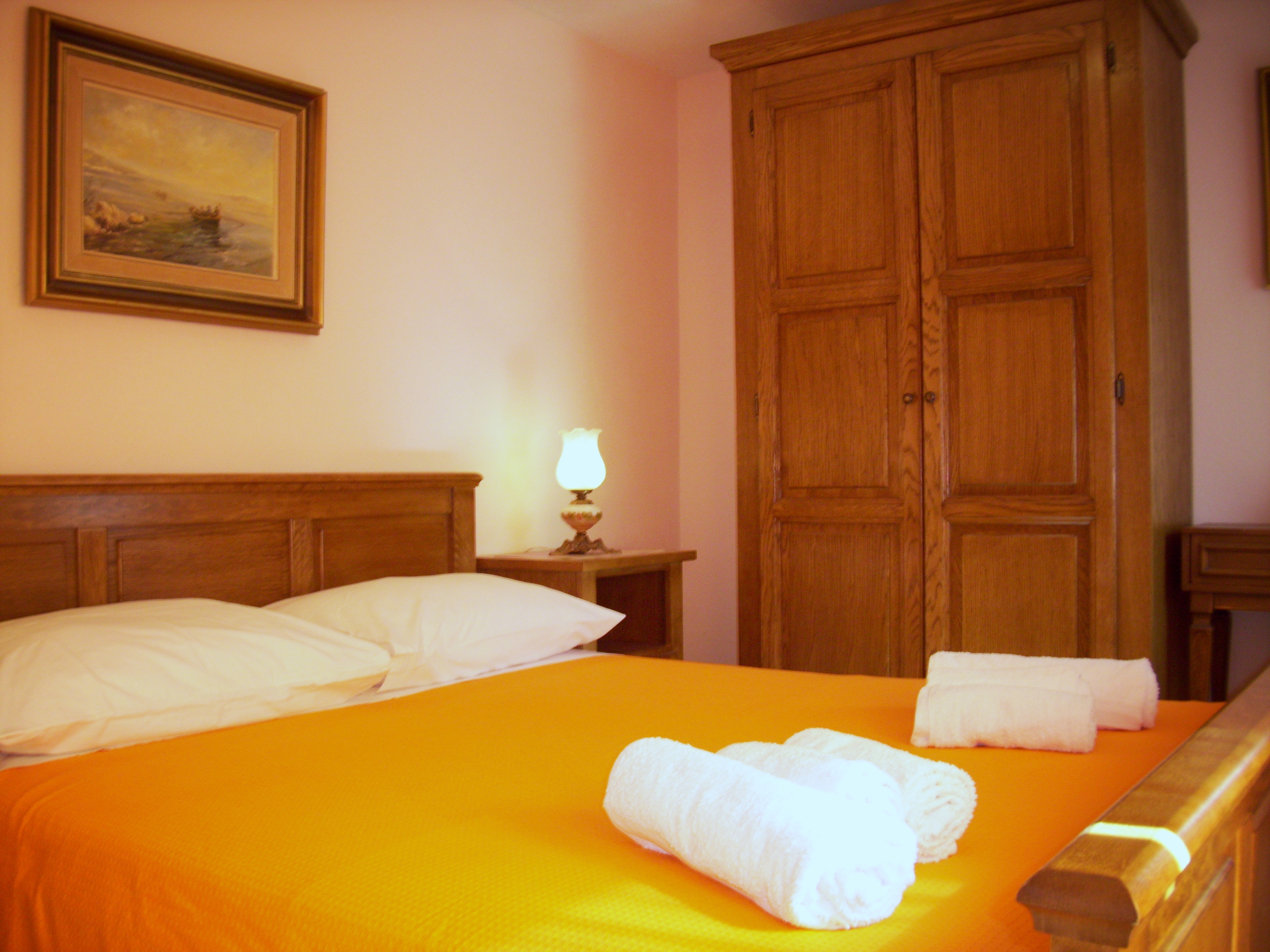 Two bedroom apartment with terrace Komiža, Vis  A-b