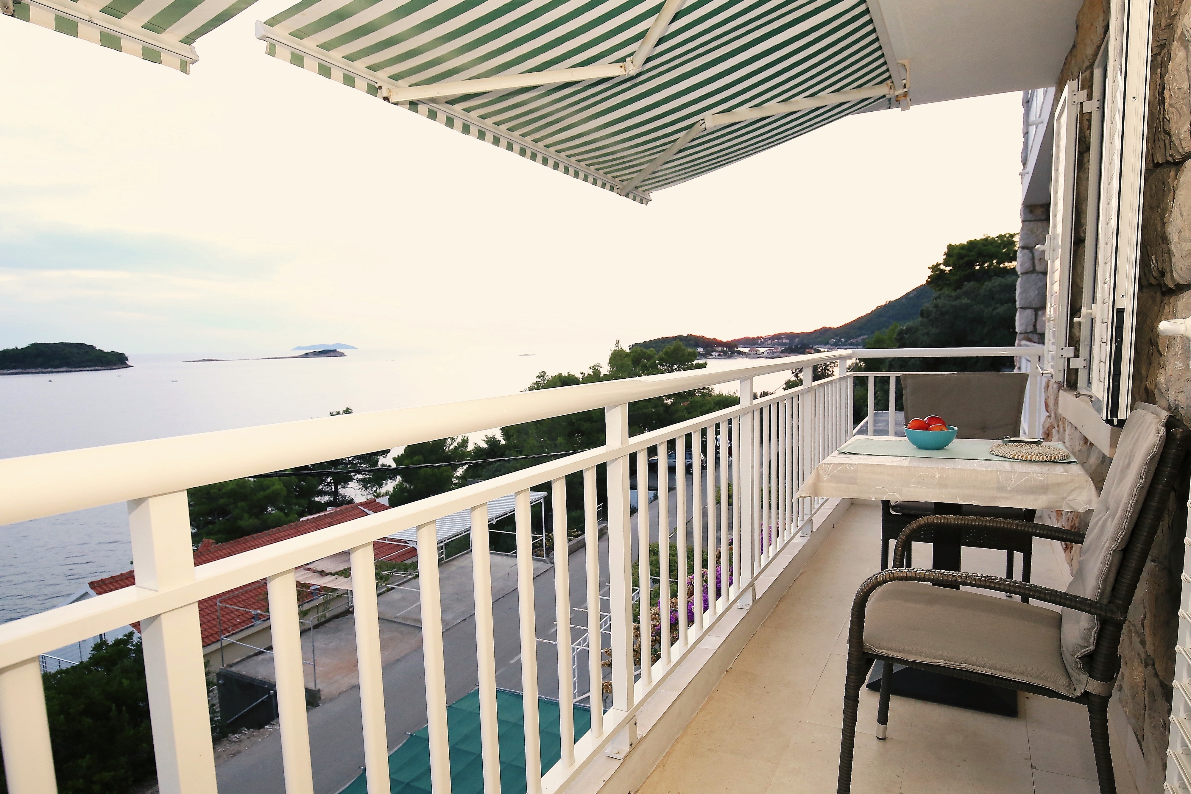 One bedroom apartment near beach Prižba, Korčula  A-a
