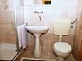 Ванная комната Prižba, Ванная комната в размещении типа apartment, Домашние животные допускаются и WiFi.