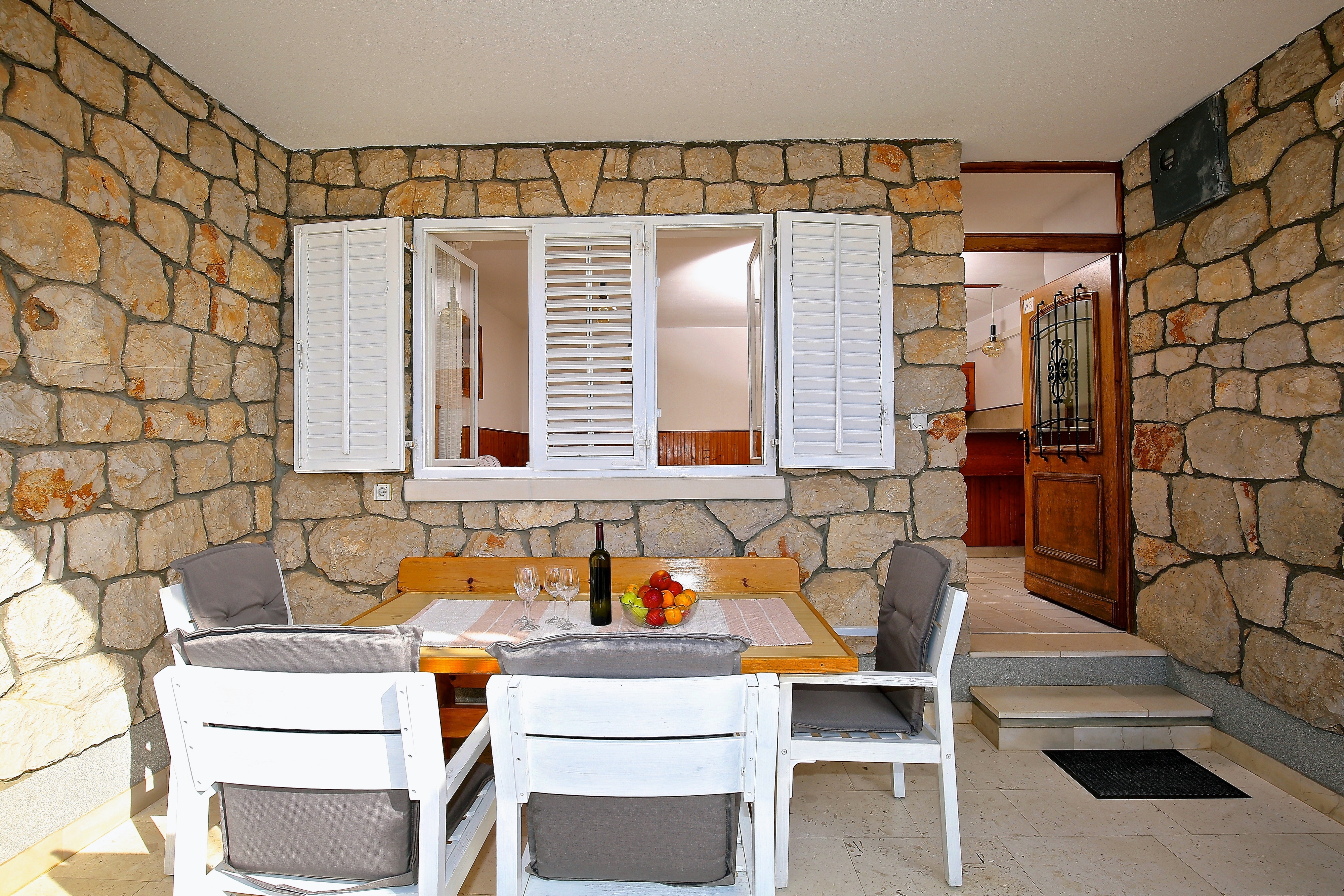 Three bedroom apartment near beach Prižba, Korčula  A-c