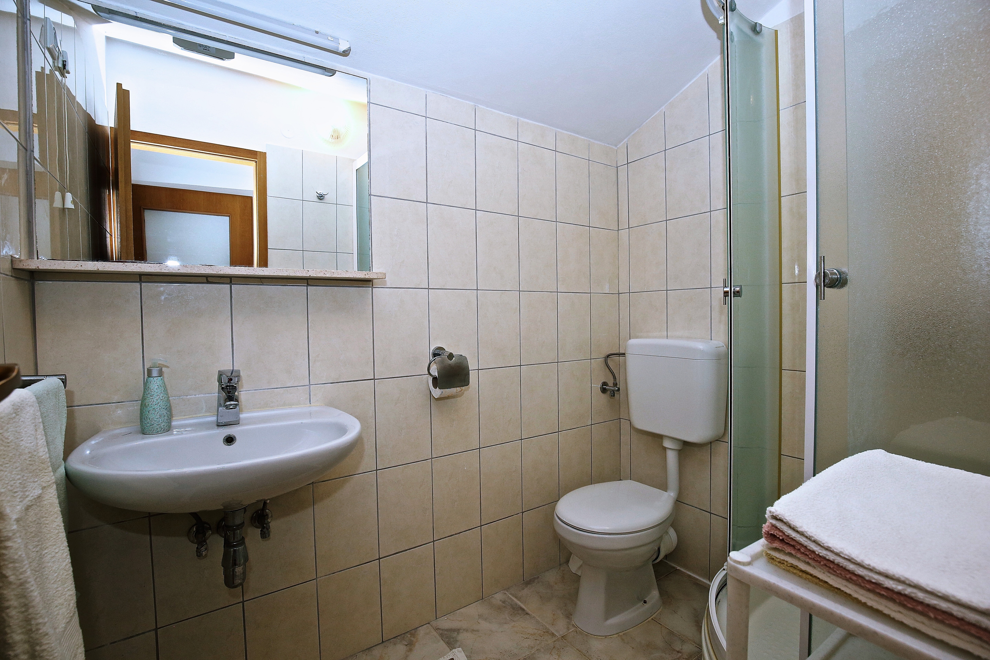 Four bedroom apartment near beach Prižba, Korčula  A-d