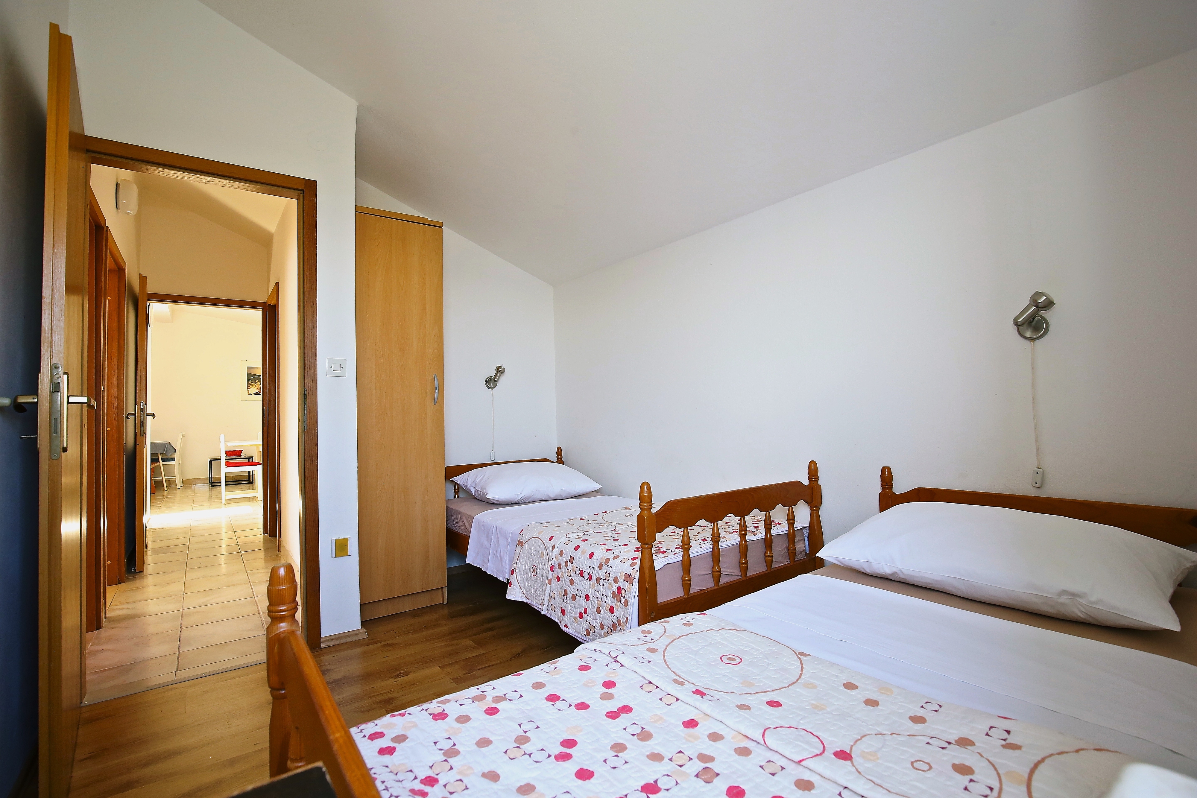 Four bedroom apartment near beach Prižba, Korčula  A-d